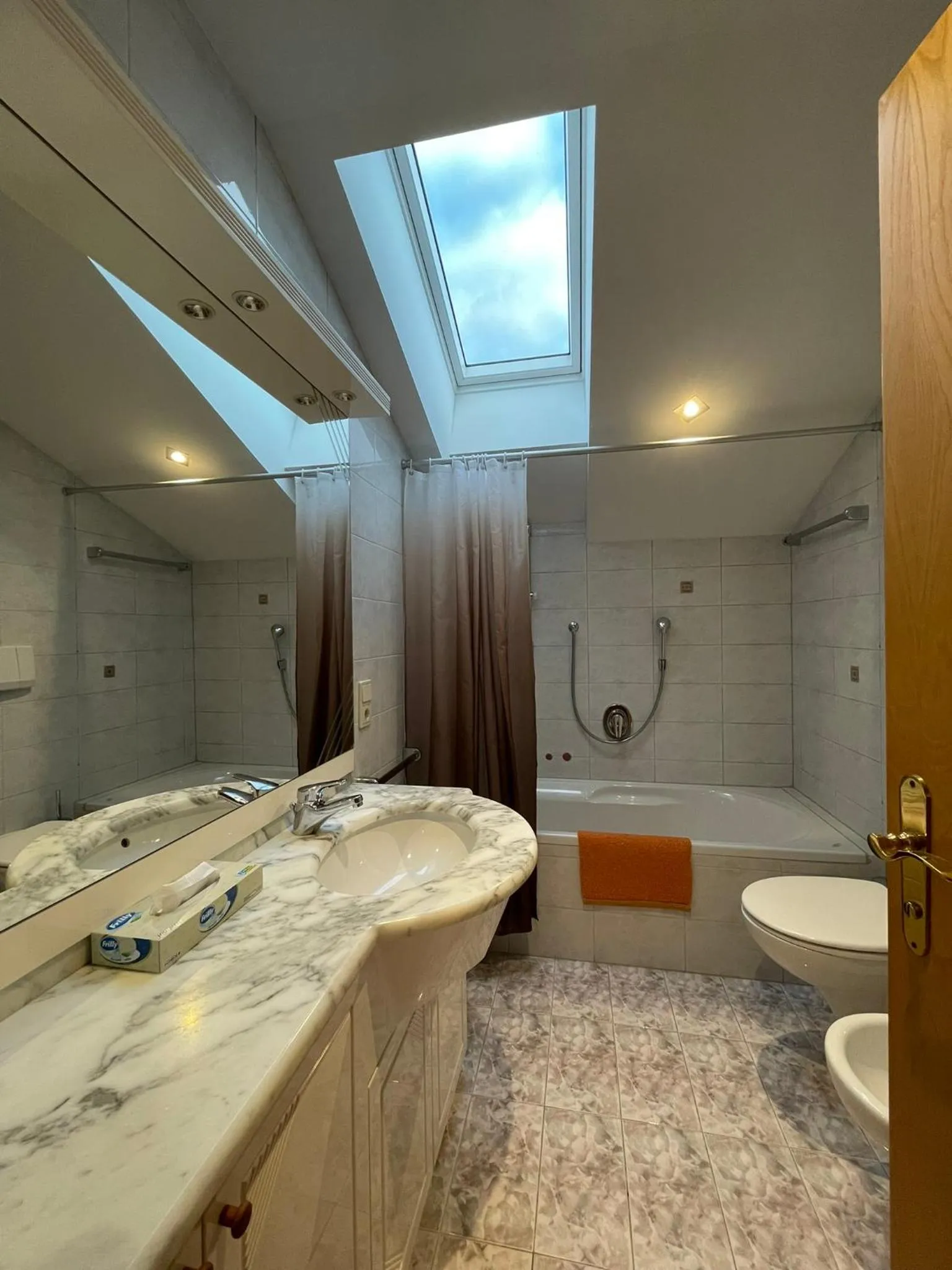 Toilet in Residence Sonnenburger - Biobauernhof - Azienda agricola biologica