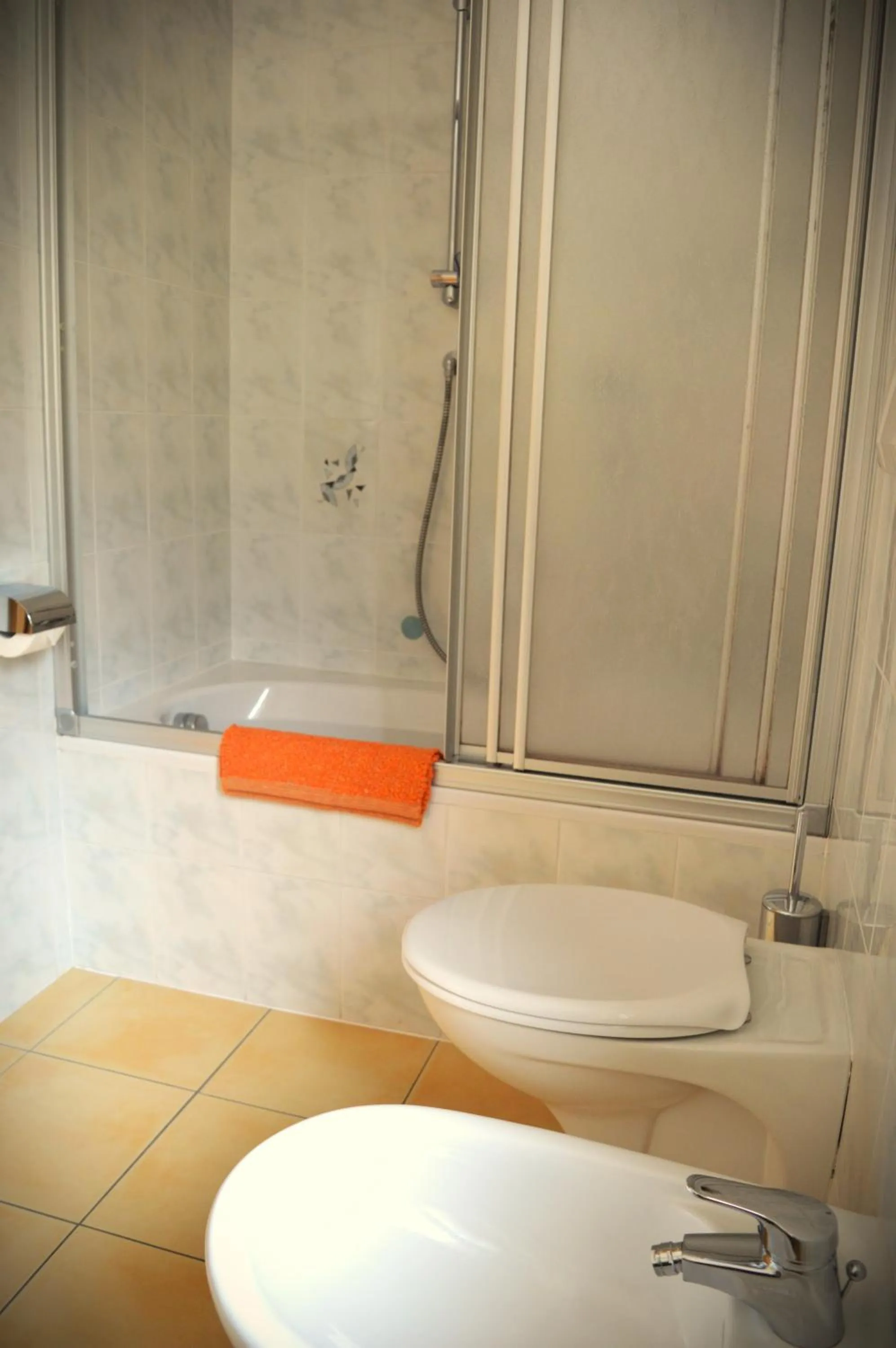 Toilet in Residence Sonnenburger - Biobauernhof - Azienda agricola biologica