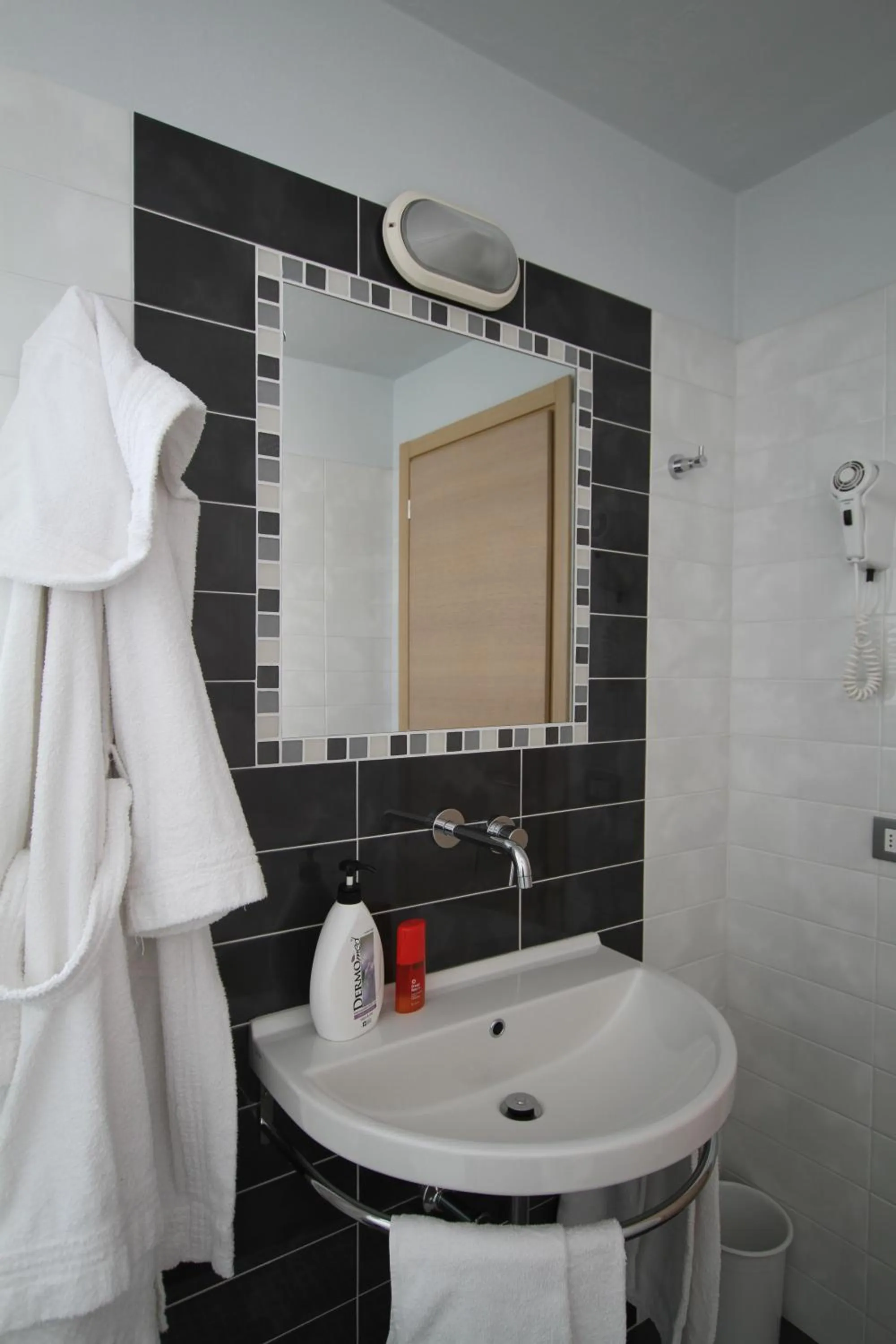 Bathroom in Hotel Capri