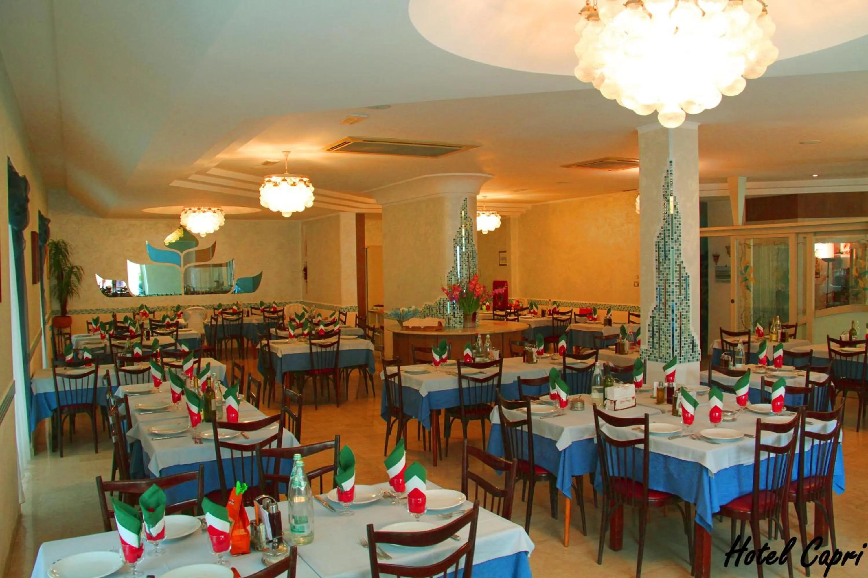 Restaurant/places to eat in Hotel Capri