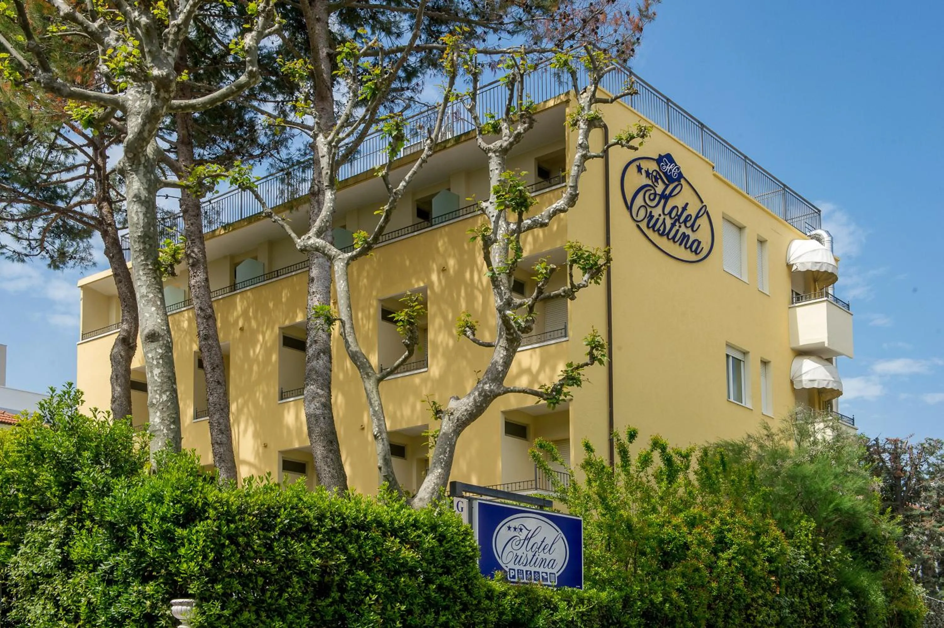Facade/entrance in Hotel Cristina Hospitality Centrale