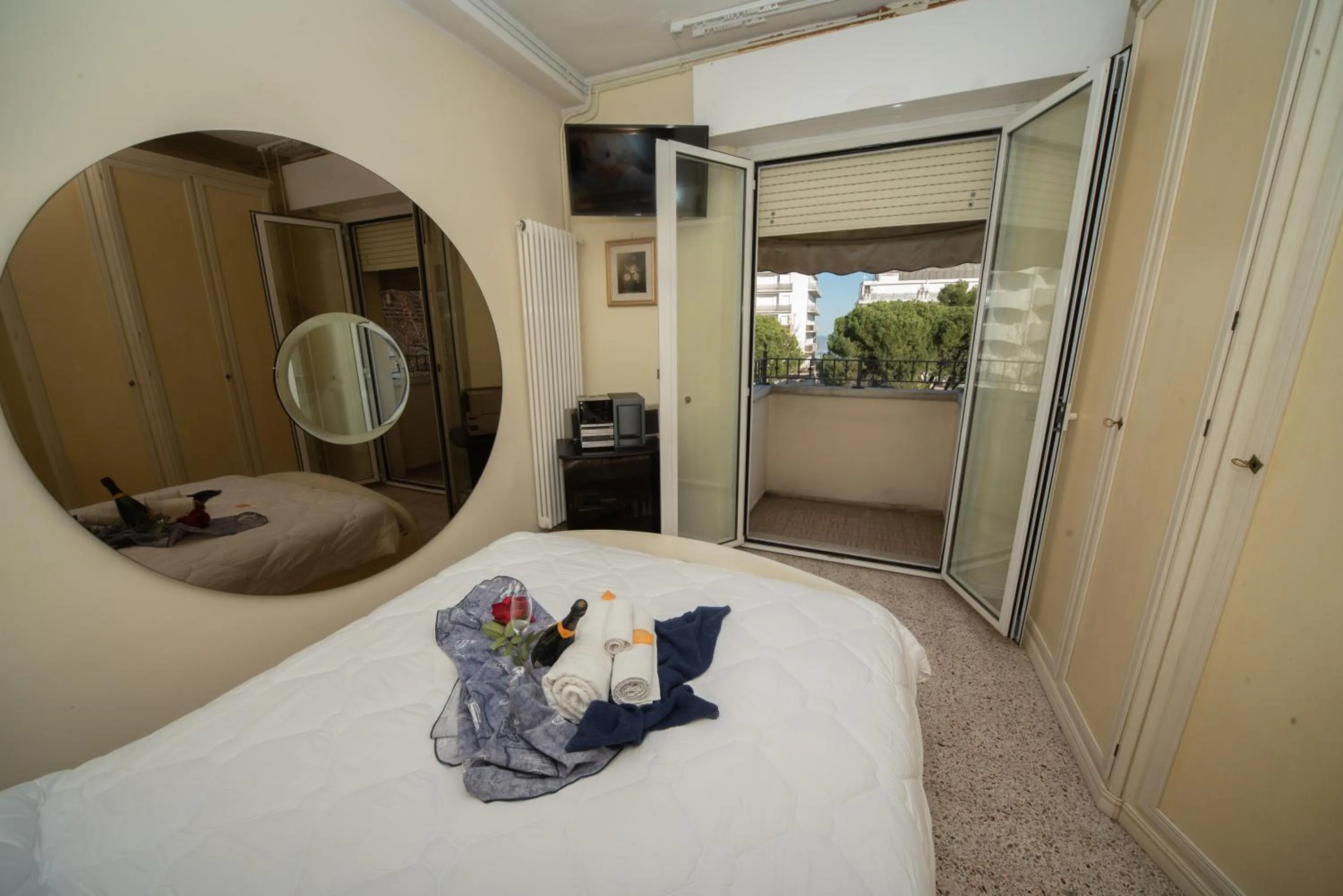 Bed in Hotel Cristina Hospitality Centrale