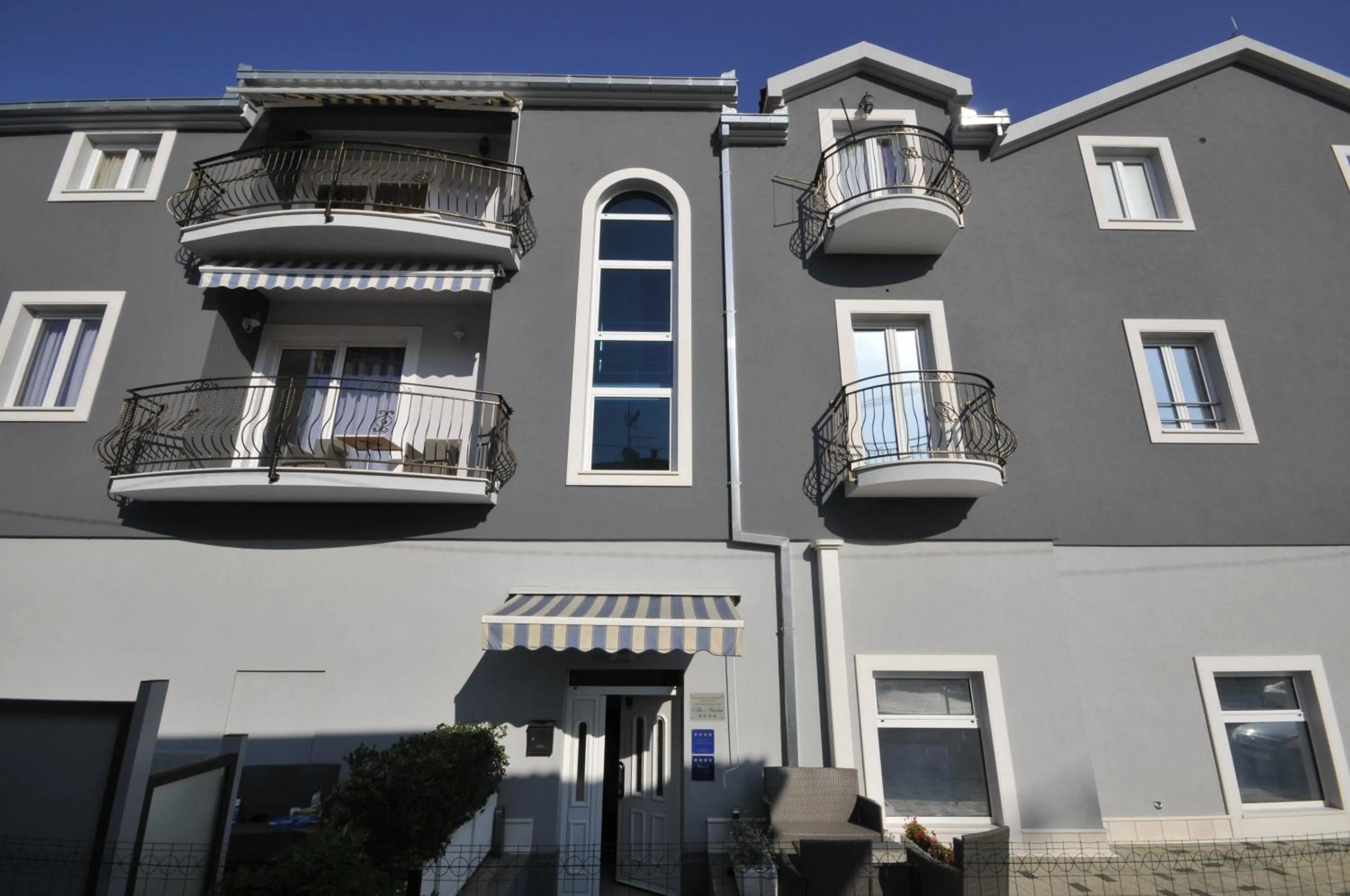 Facade/entrance in Apartments & Rooms Villa Maslina