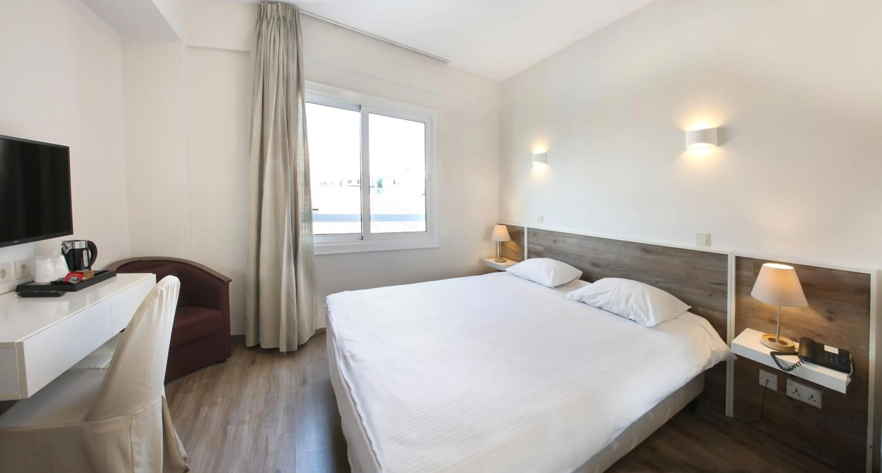 Bedroom, Bed in Centrum Hotel - City Center