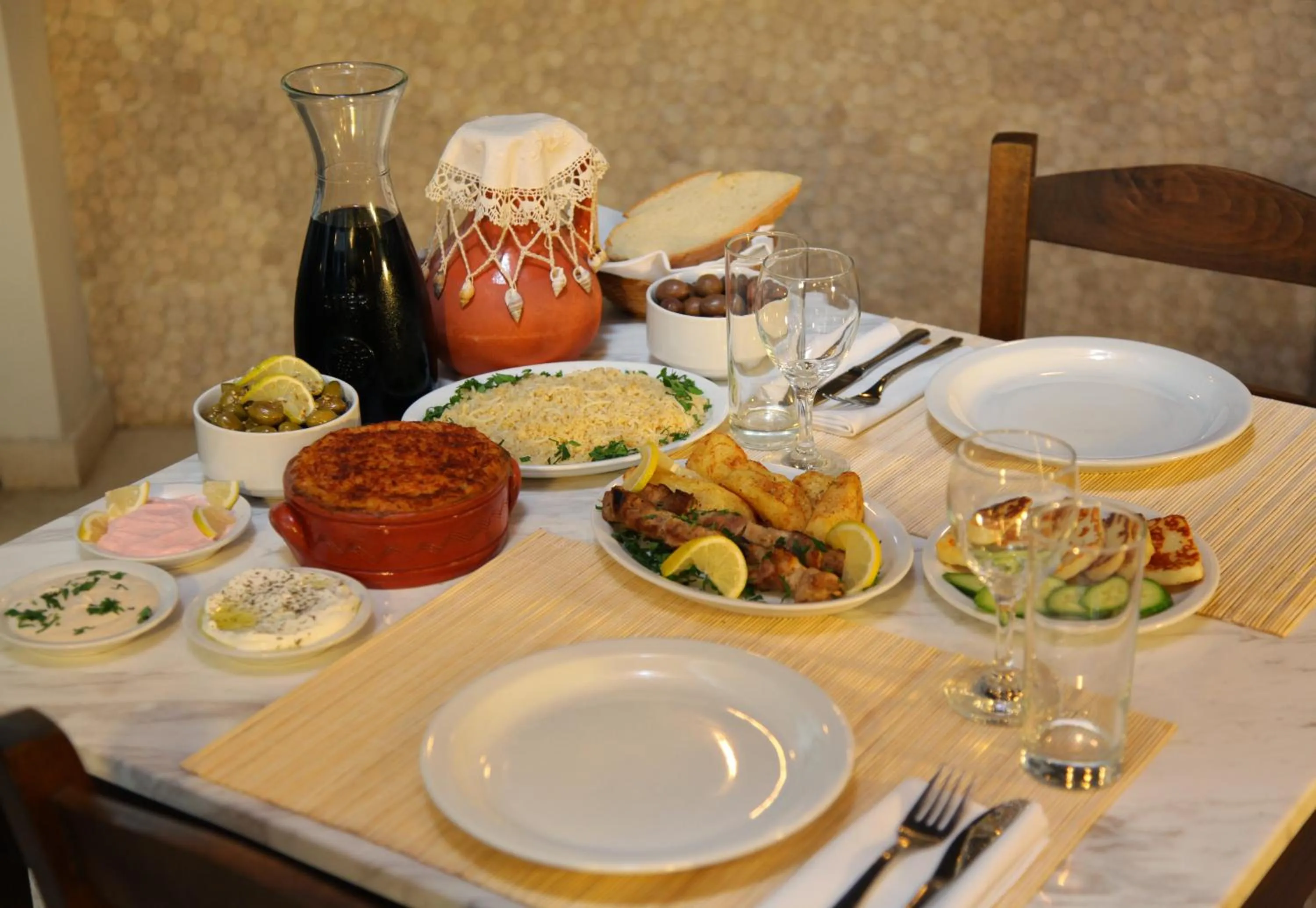 Restaurant/places to eat in Centrum Hotel - City Center