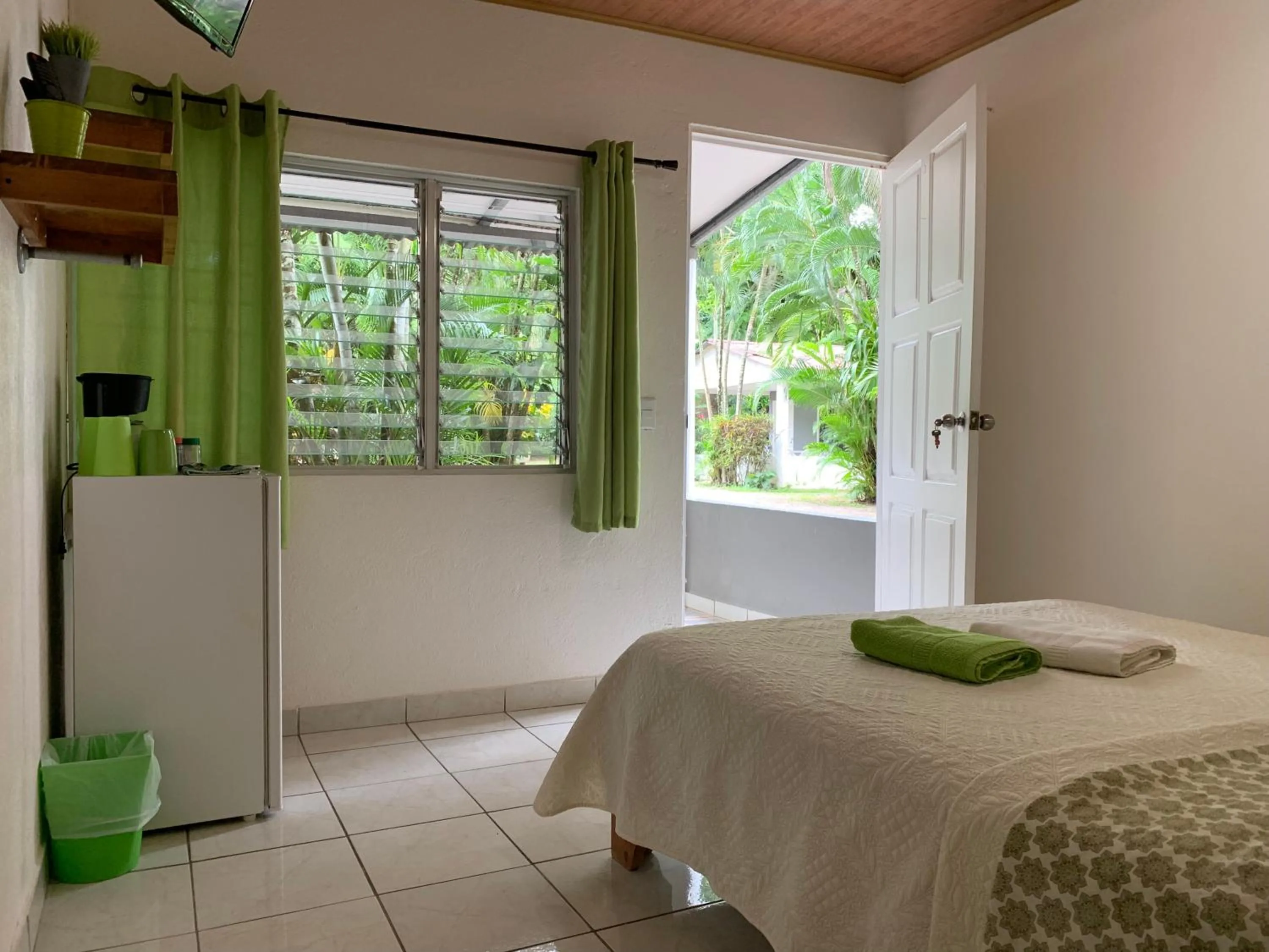 View (from property/room), Bed in Villas Majolana