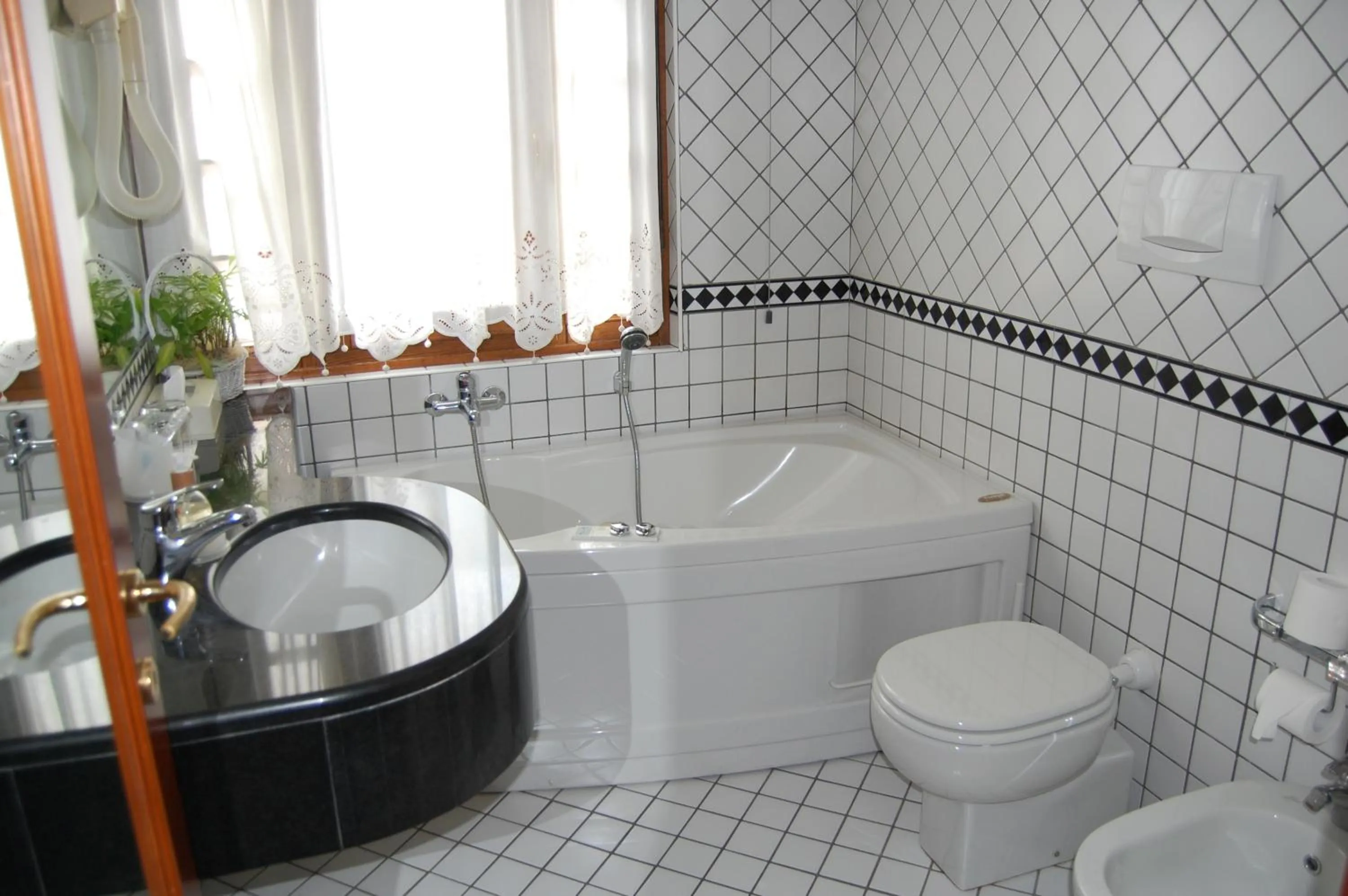 Bathroom in Hotel Olympic