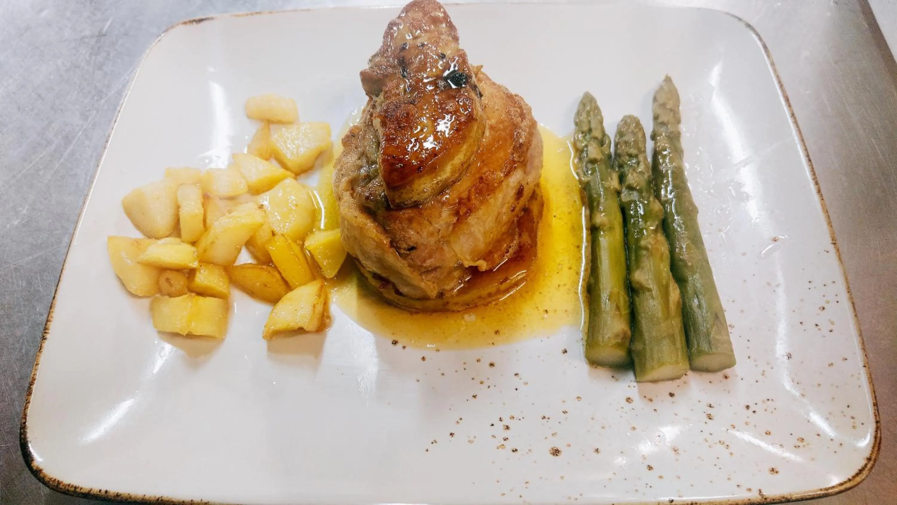 Food and drinks in Hotel Olympic