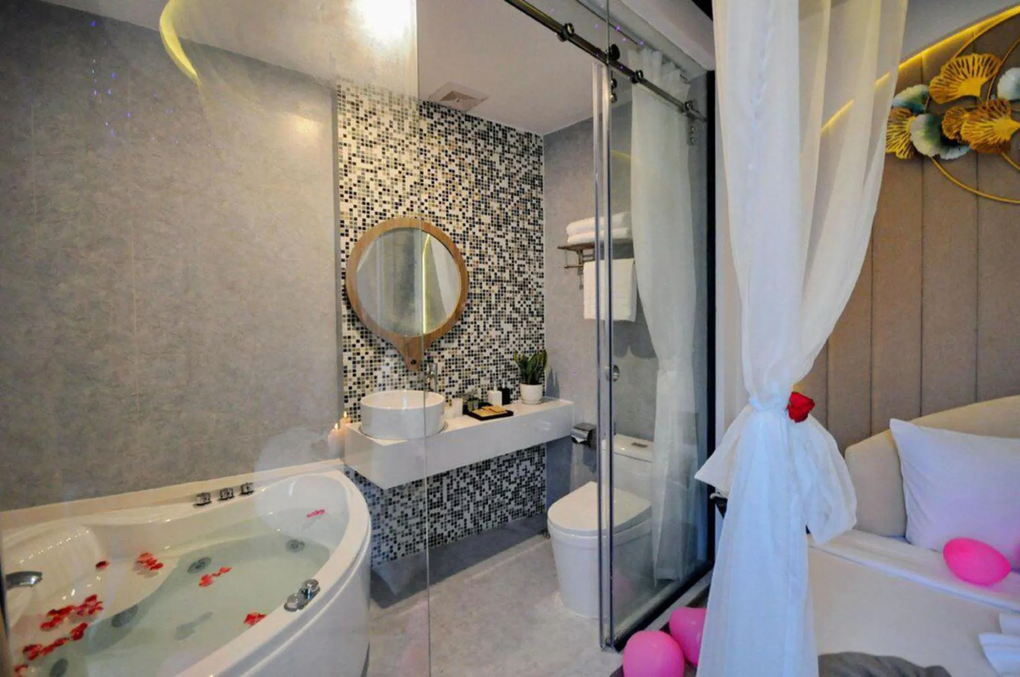 Shower in Grand Ngoc Bich hotel