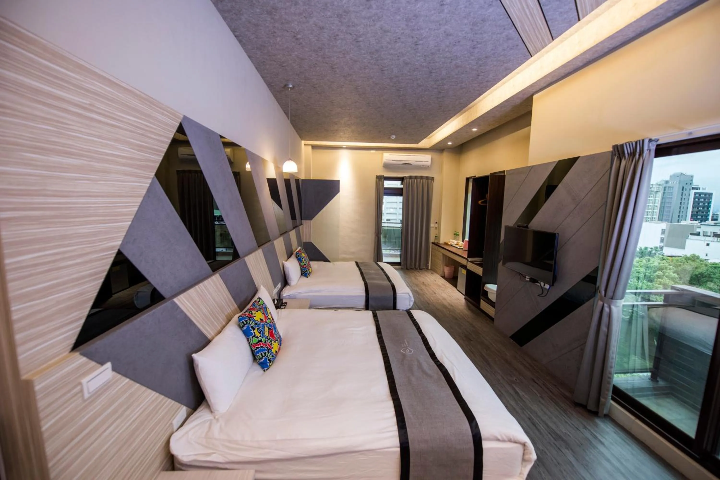 Ruo Shui Hotspring Hotel