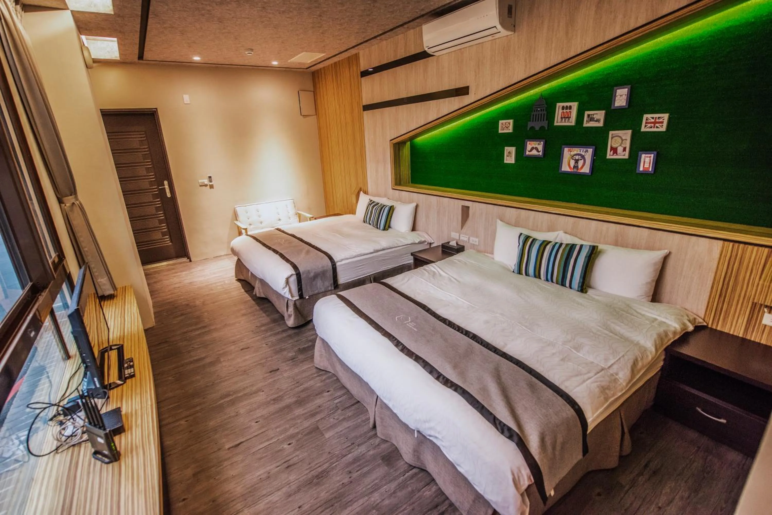 Bed in Ruo Shui Hotspring Hotel