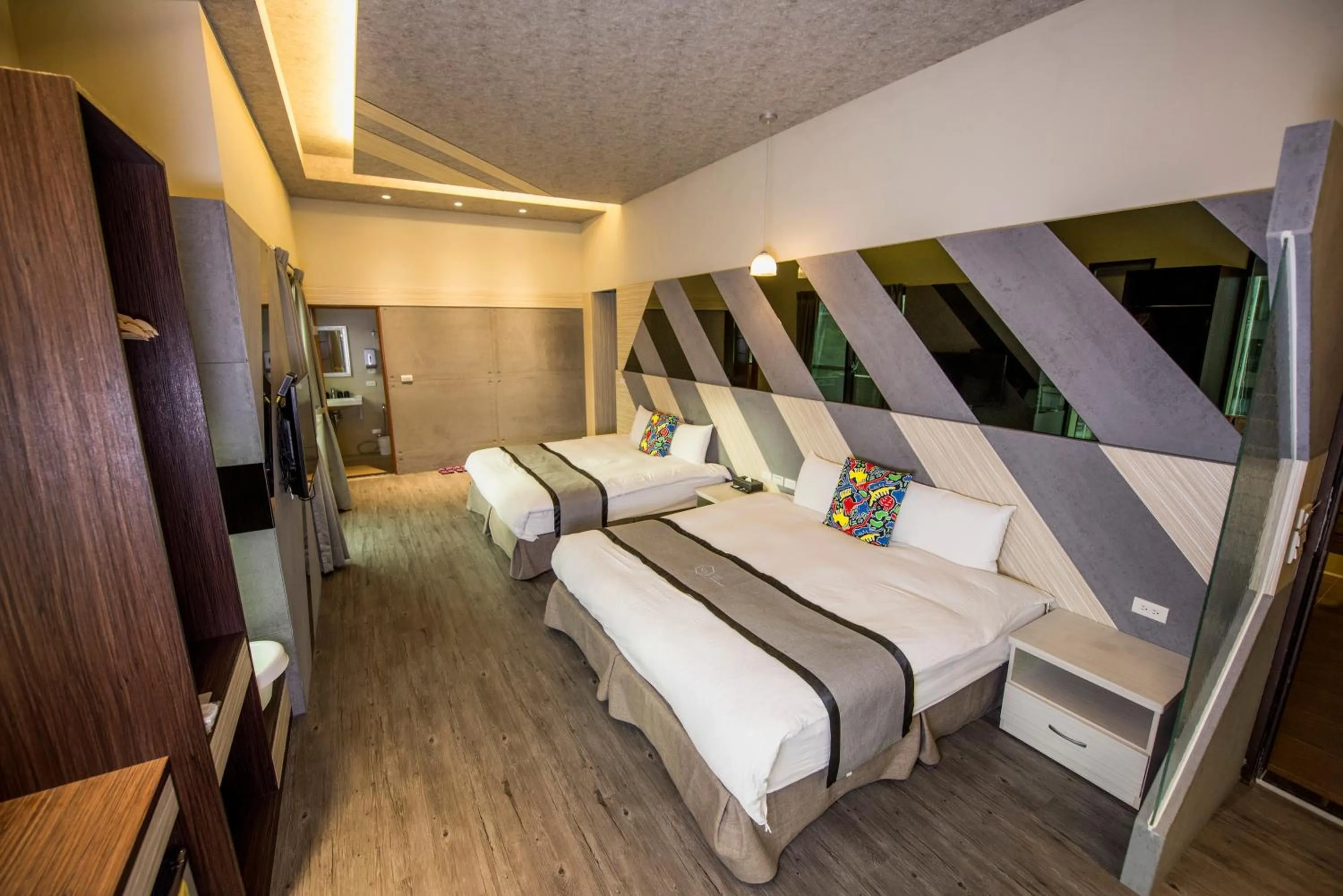 Bed in Ruo Shui Hotspring Hotel