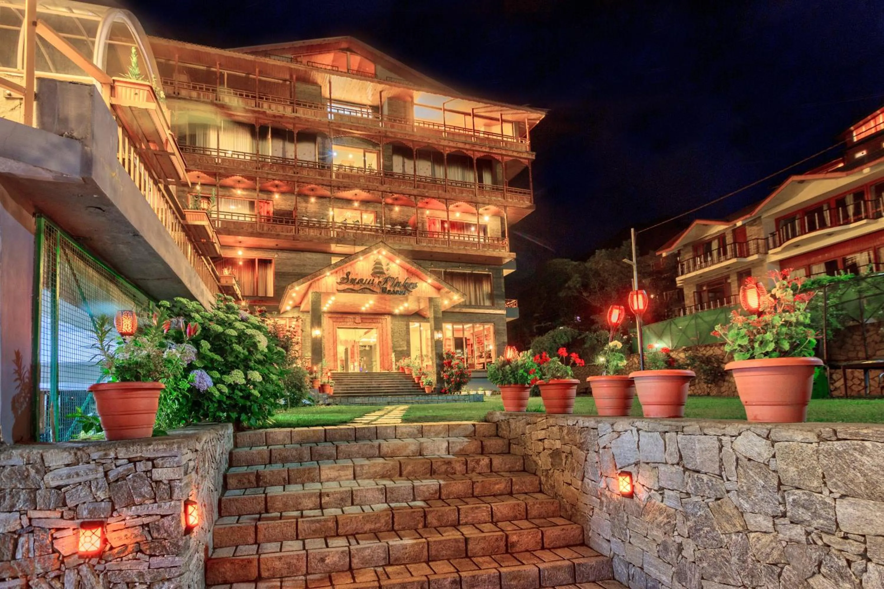 Property building in Snow Flakes Resort And Spa Centrally Heated Luxury Resort