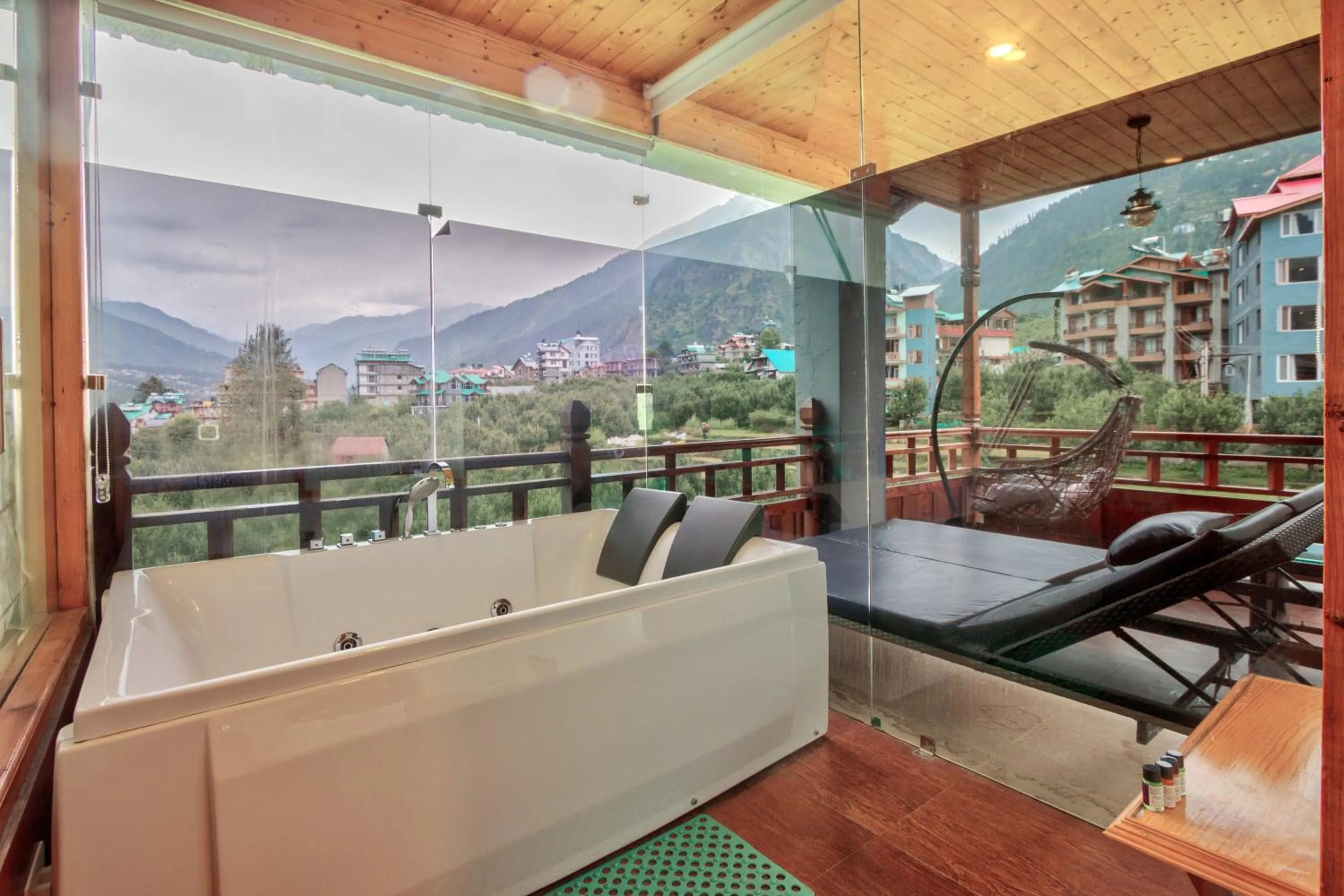 Hot Tub in Snow Flakes Resort And Spa Centrally Heated Luxury Resort