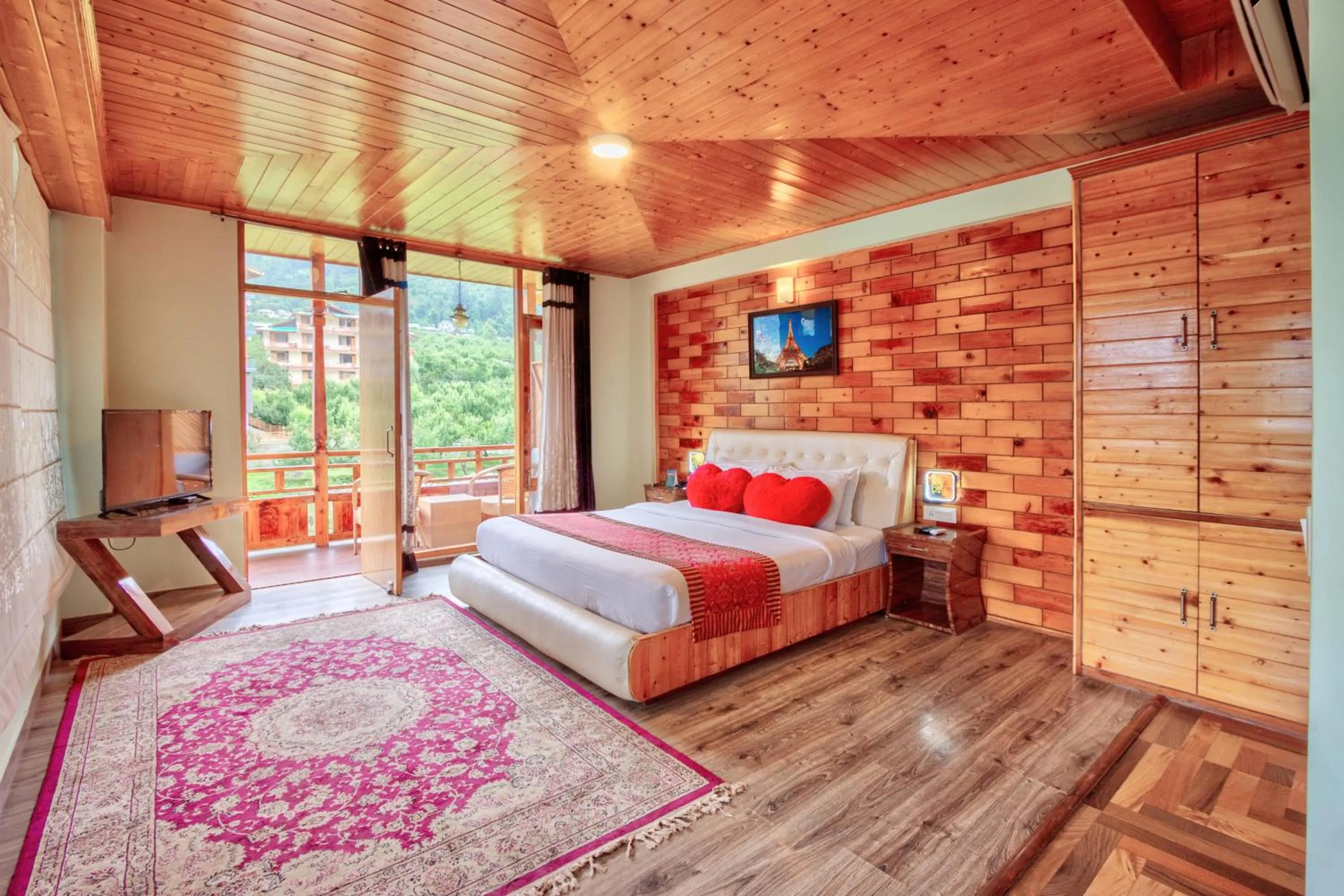 Bedroom, Bed in Snow Flakes Resort And Spa Centrally Heated Luxury Resort