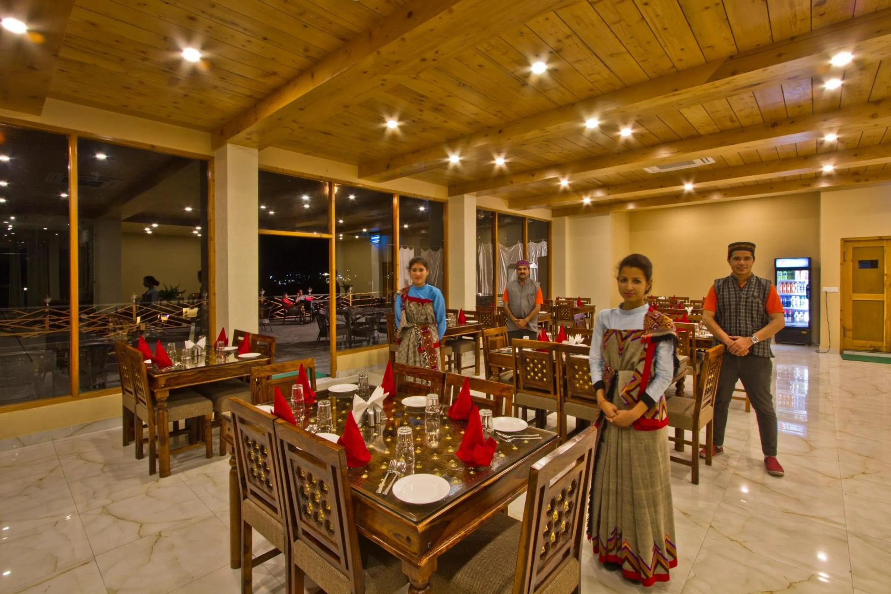 Snow Flakes Resort And Spa Centrally Heated Luxury Resort