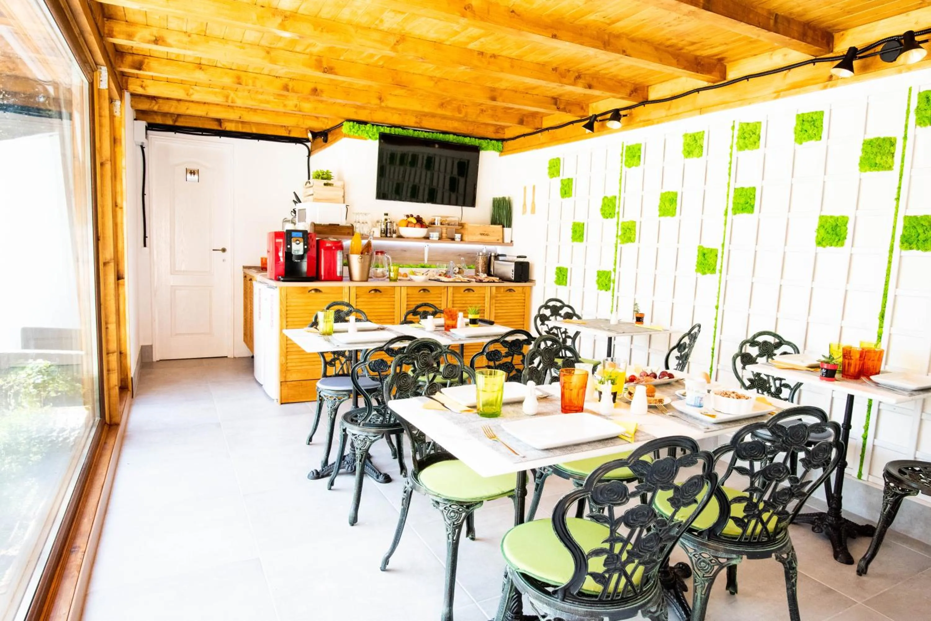 Dining area in Casa Moritz