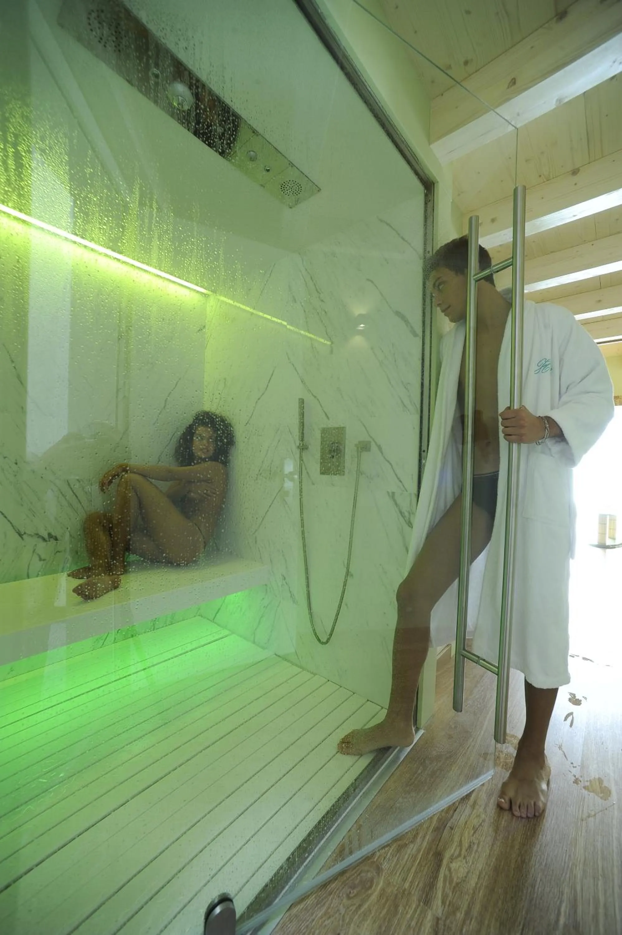 Steam room in Parc Hotel Flora S