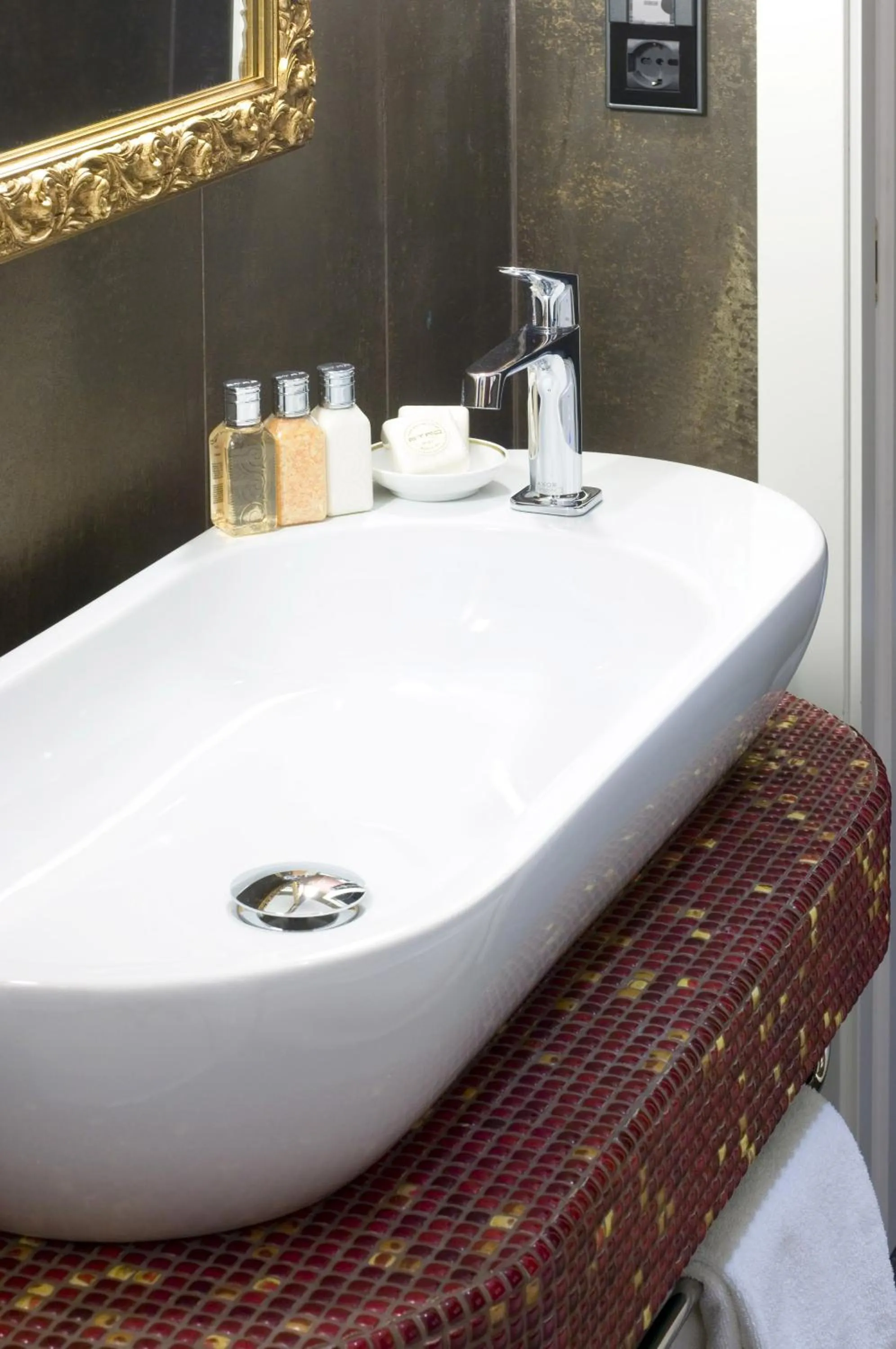 Bathroom in Parc Hotel Flora S