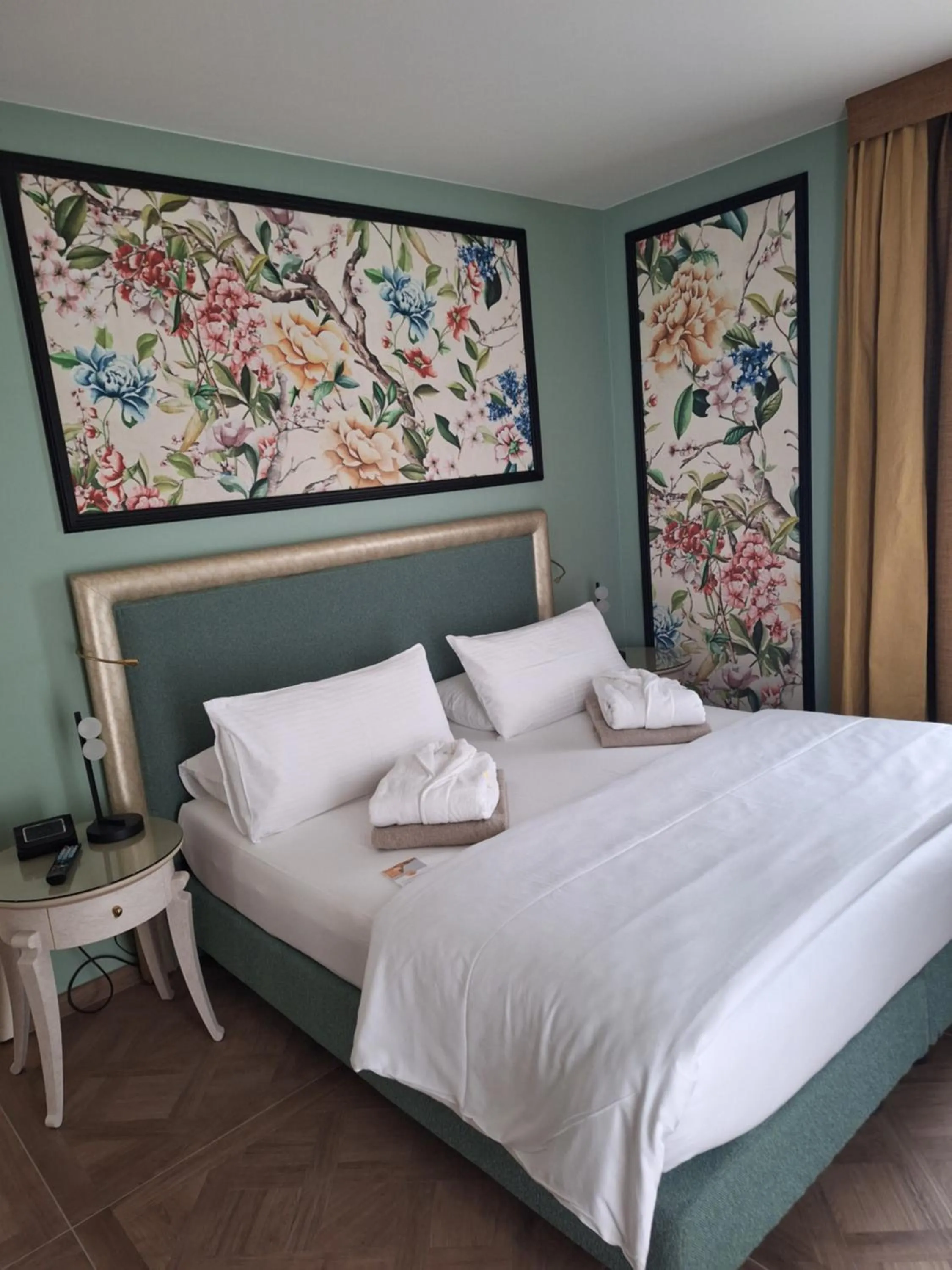 Bedroom, Bed in Parc Hotel Flora S