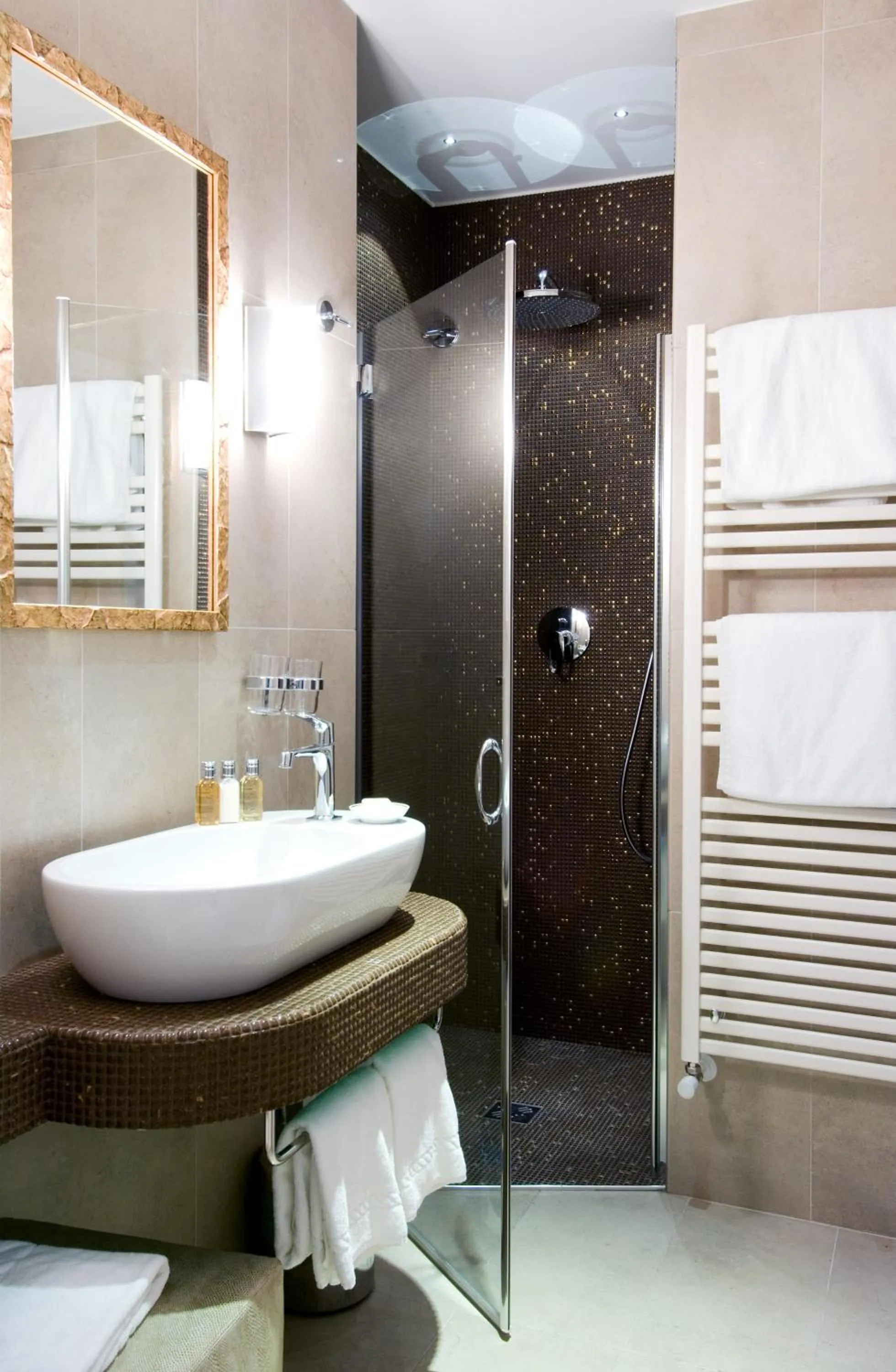 Bathroom in Parc Hotel Flora S