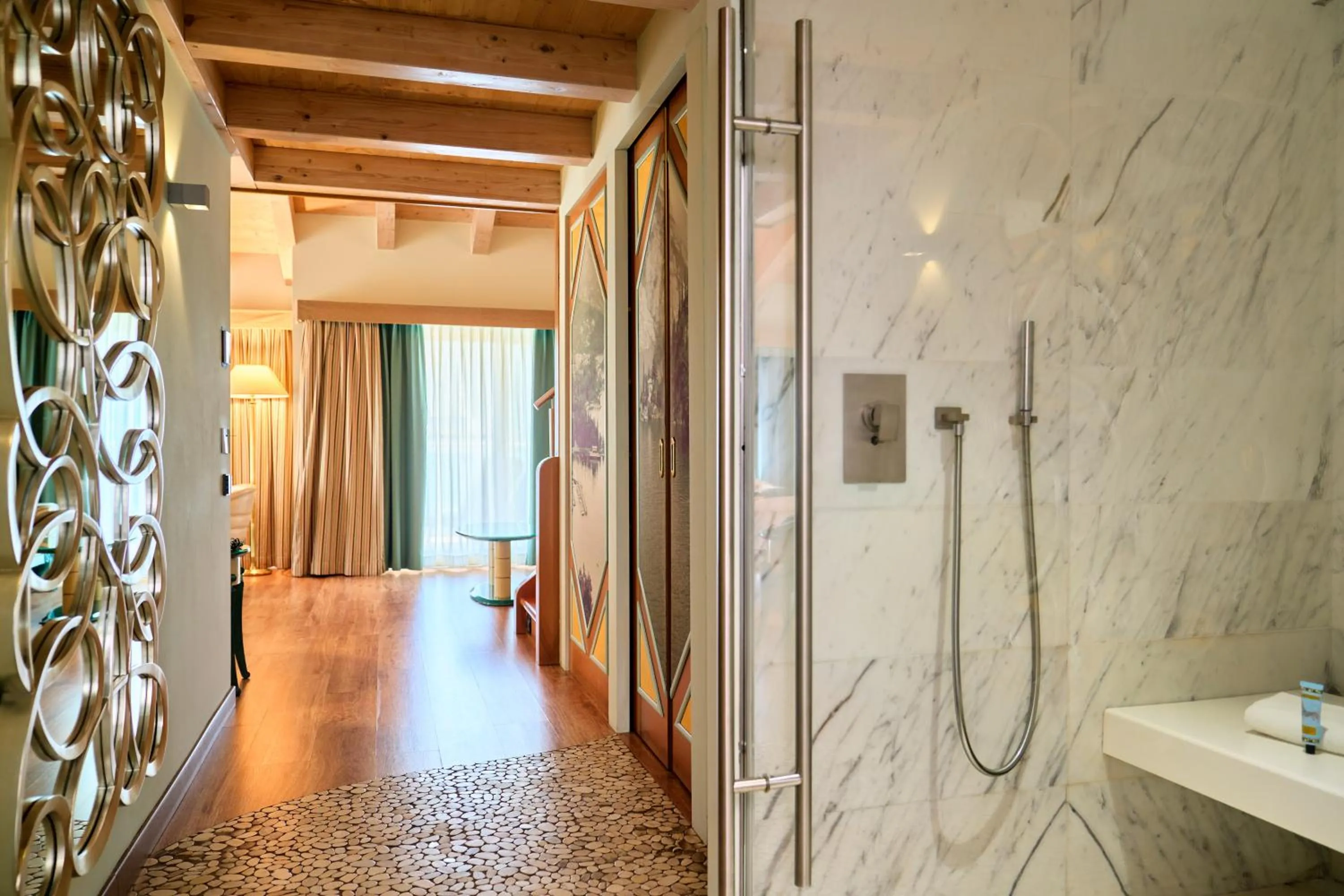 Shower in Parc Hotel Flora S