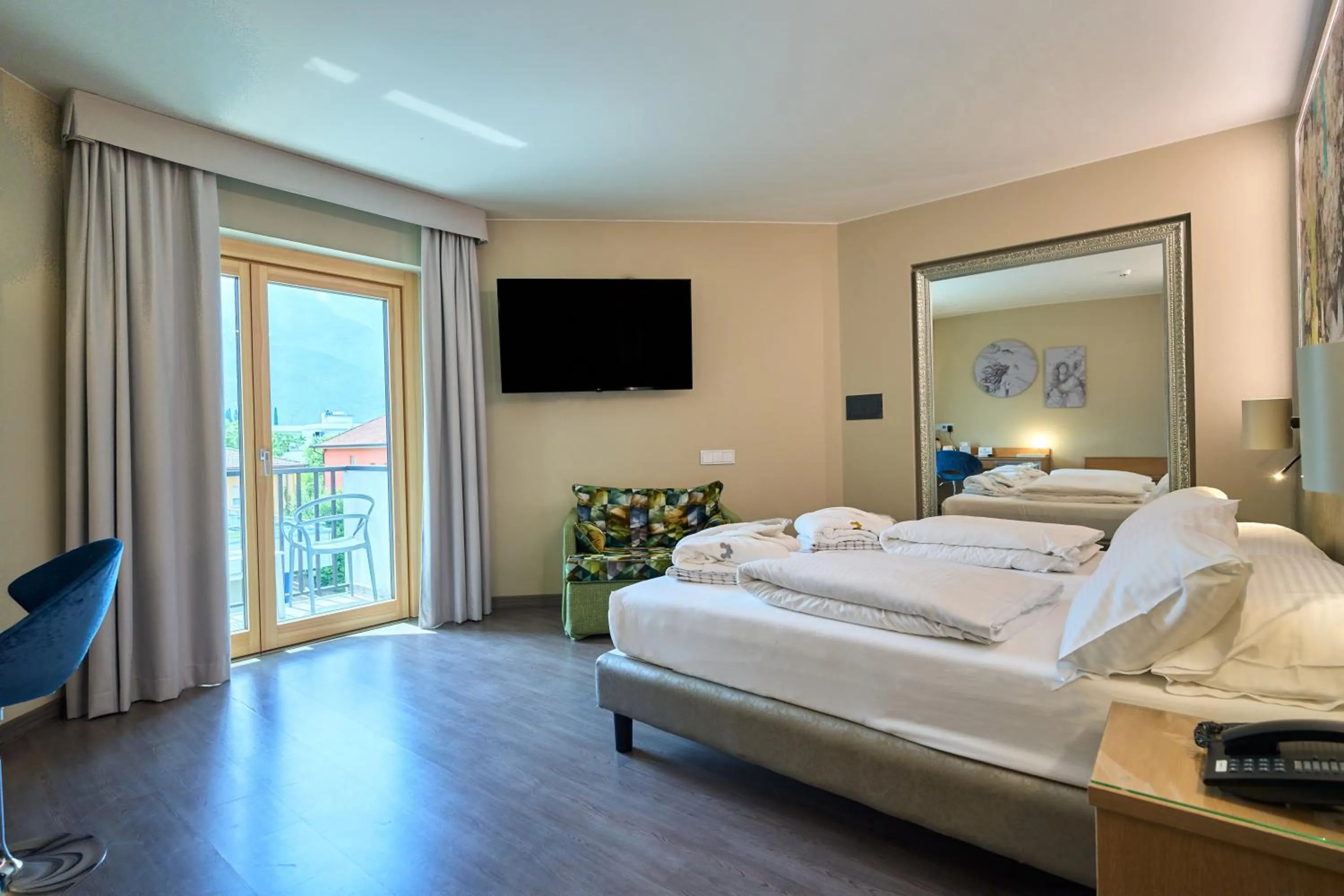 Bedroom, Bed in Parc Hotel Flora S