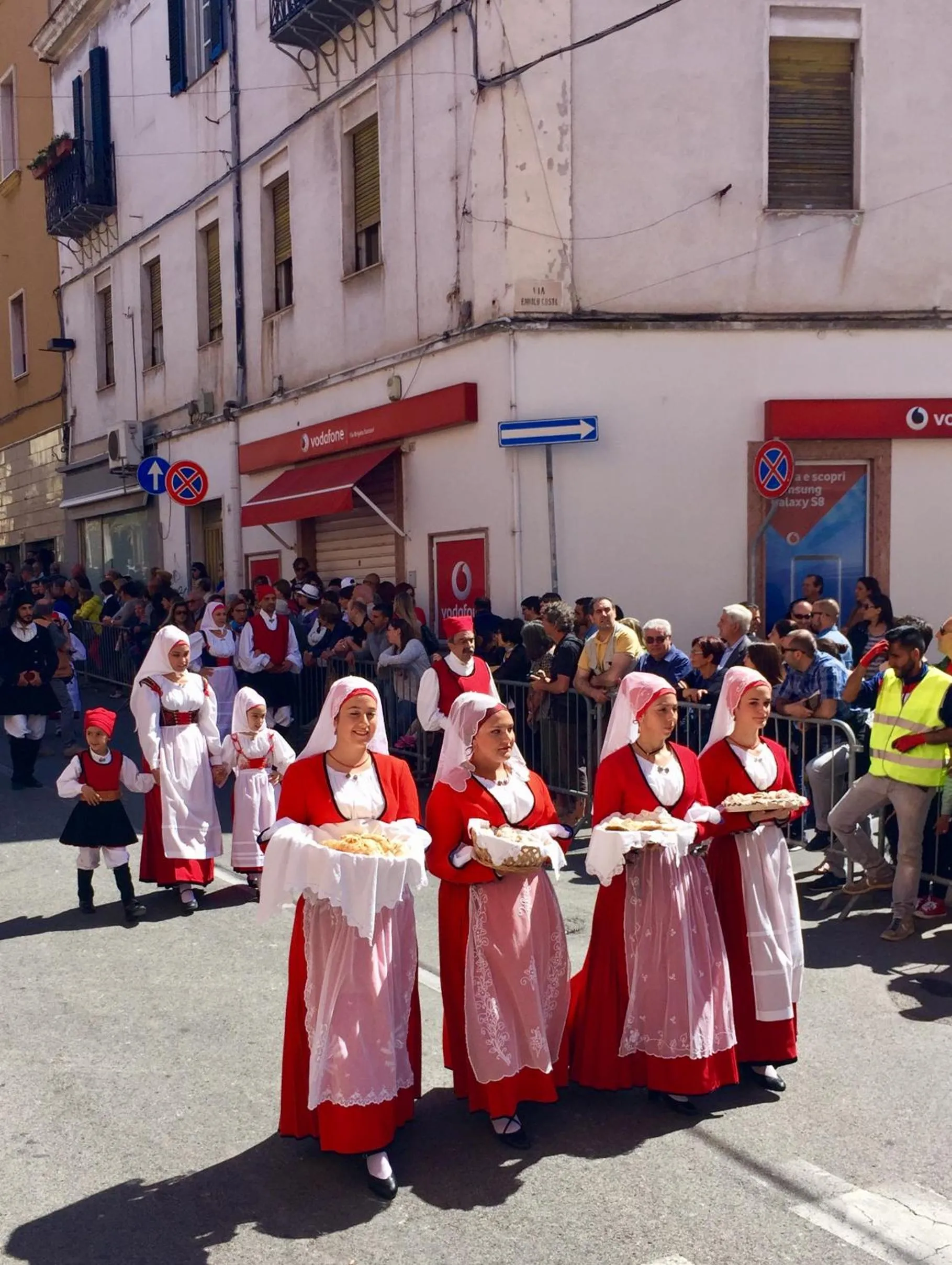 On site in Angioy 18