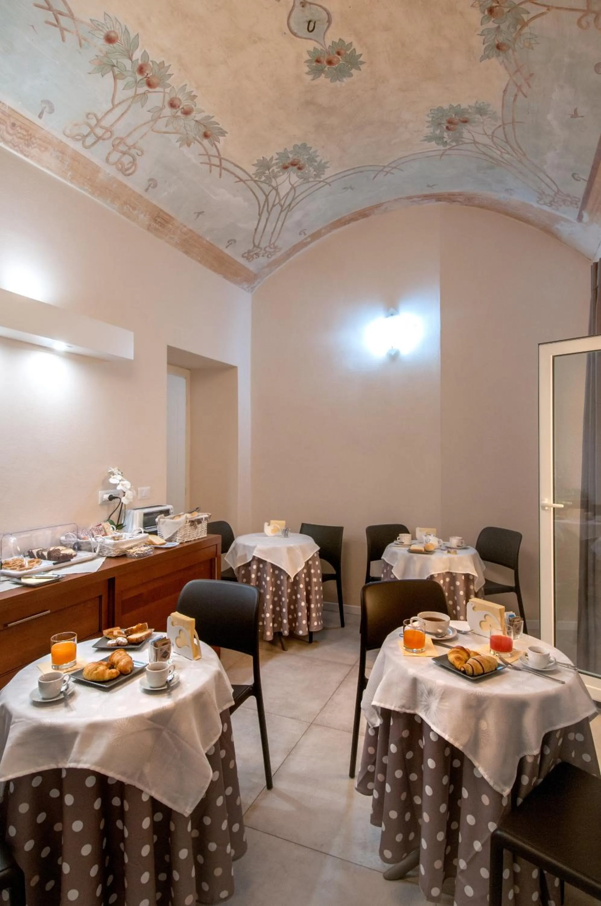 Lounge or bar in Angioy 18