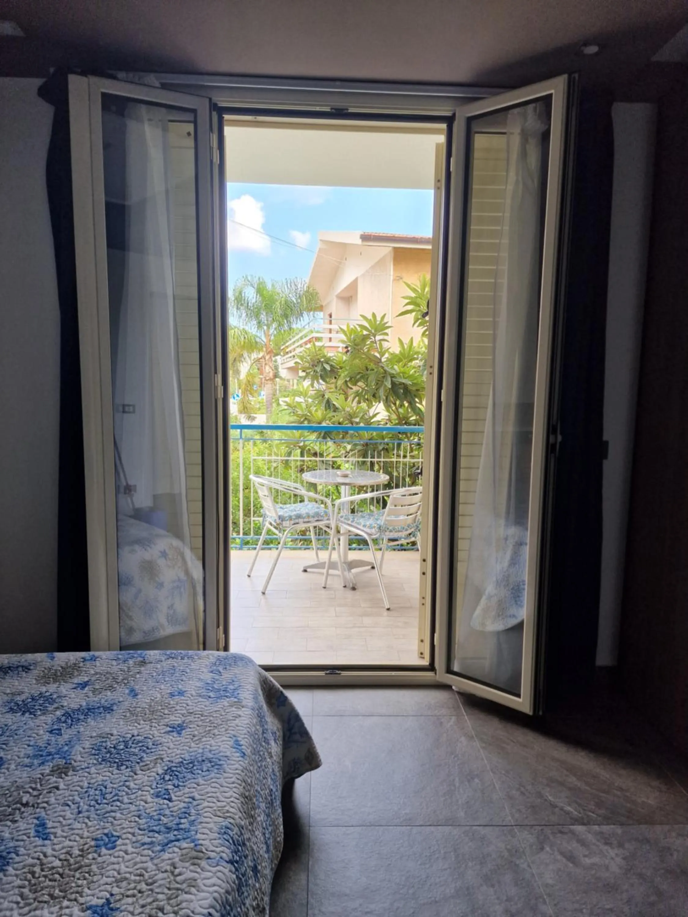 Bed in Mongibello Palace B&B