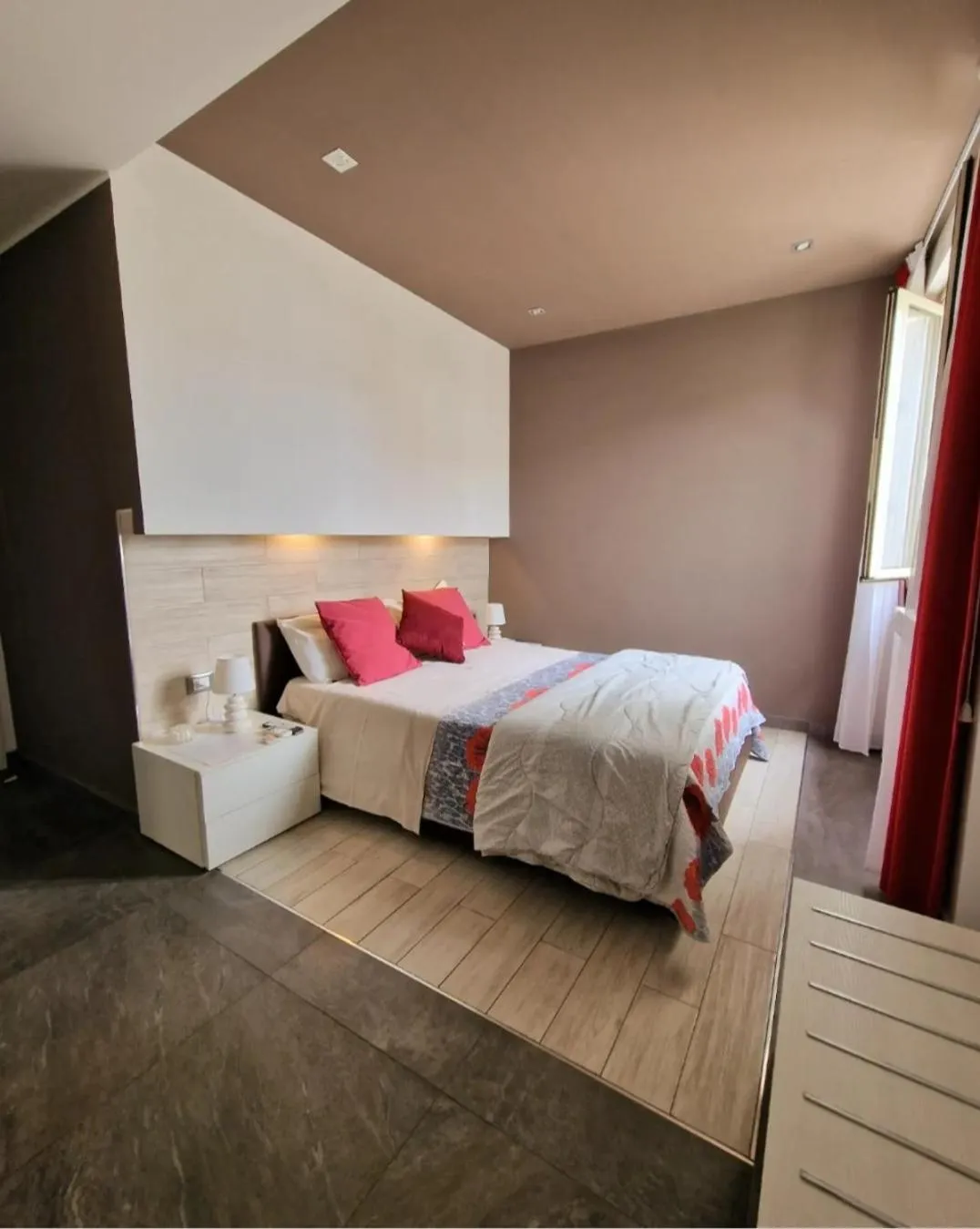 Bed in Mongibello Palace B&B