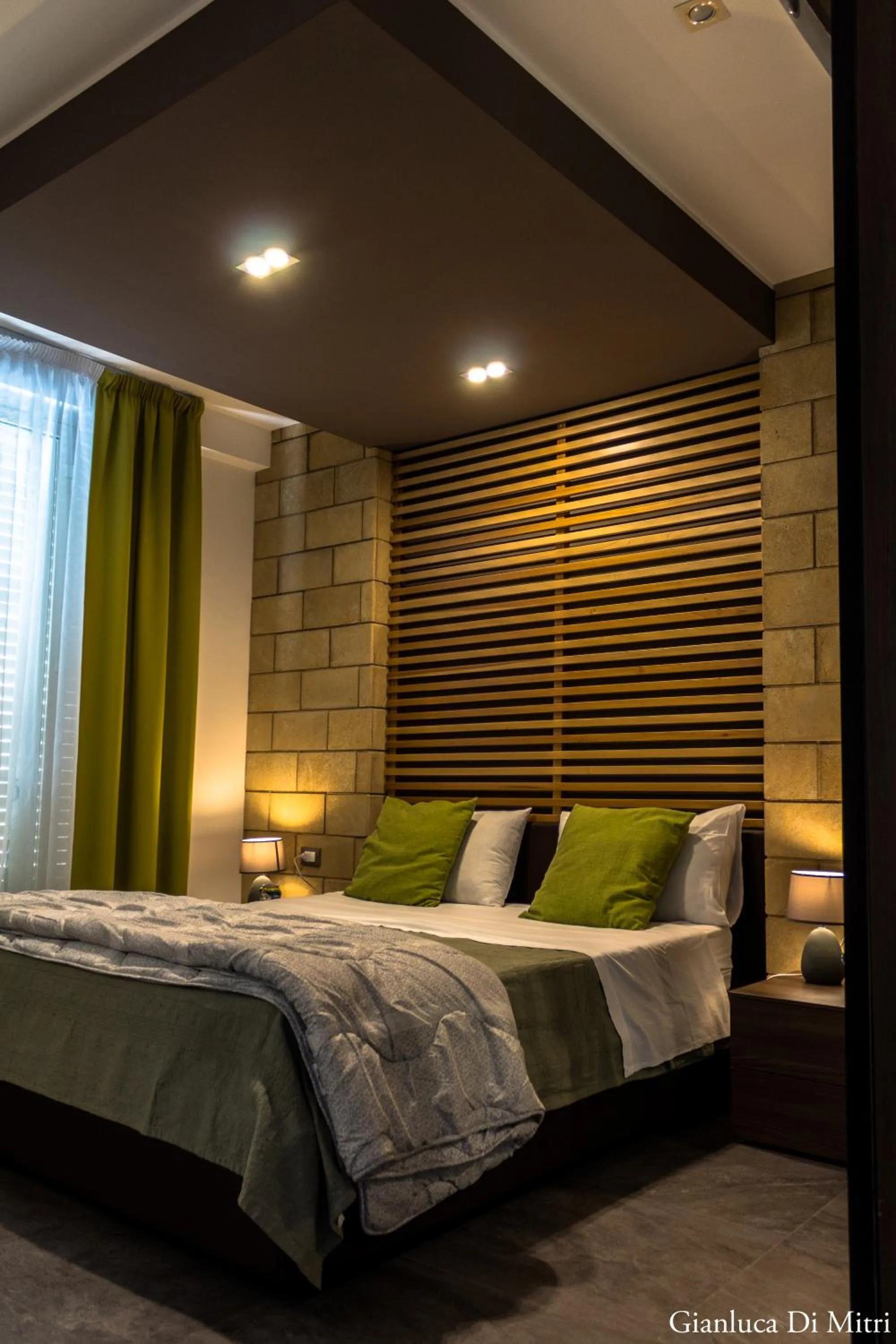 Bed in Mongibello Palace B&B