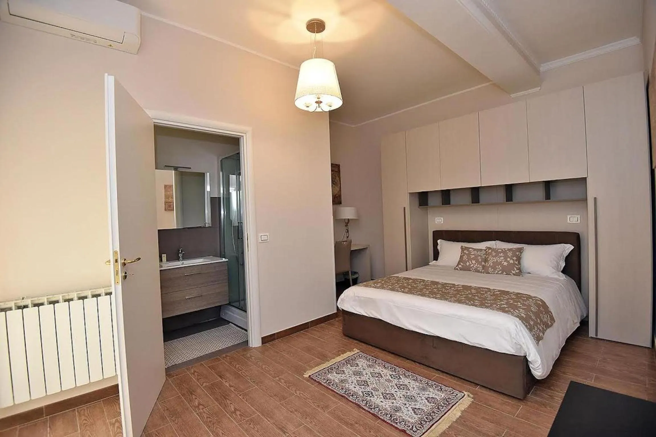 Bathroom, Bed in B&B Paradiso Relais