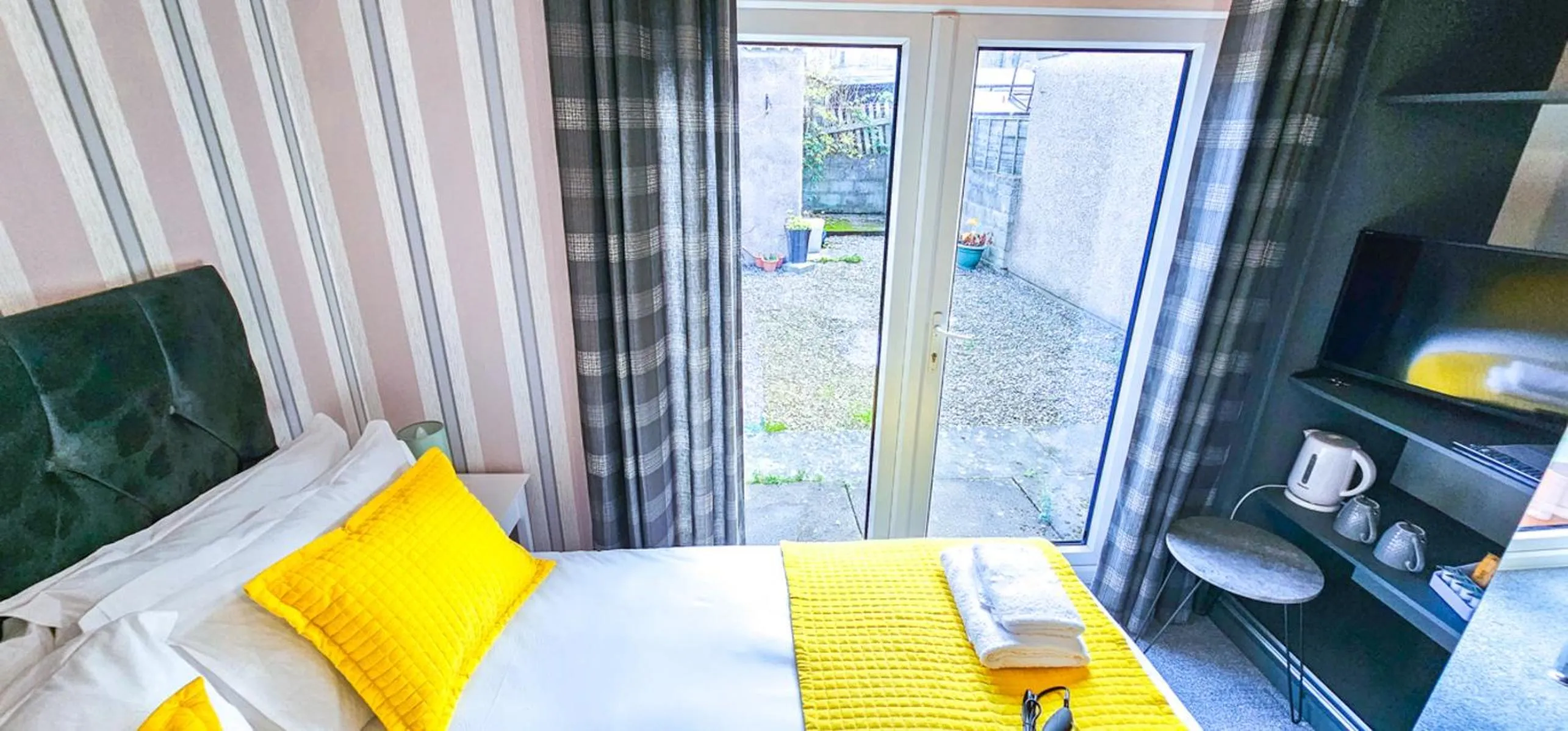 Bedroom, Bed in mySTAYINN Kinloch Lodge