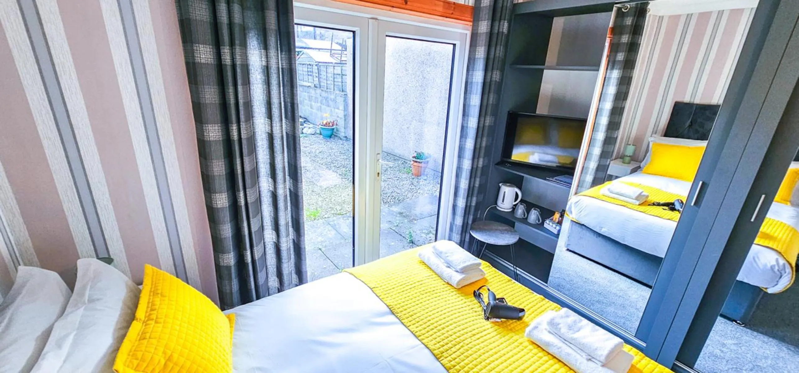 Bedroom, Bed in mySTAYINN Kinloch Lodge