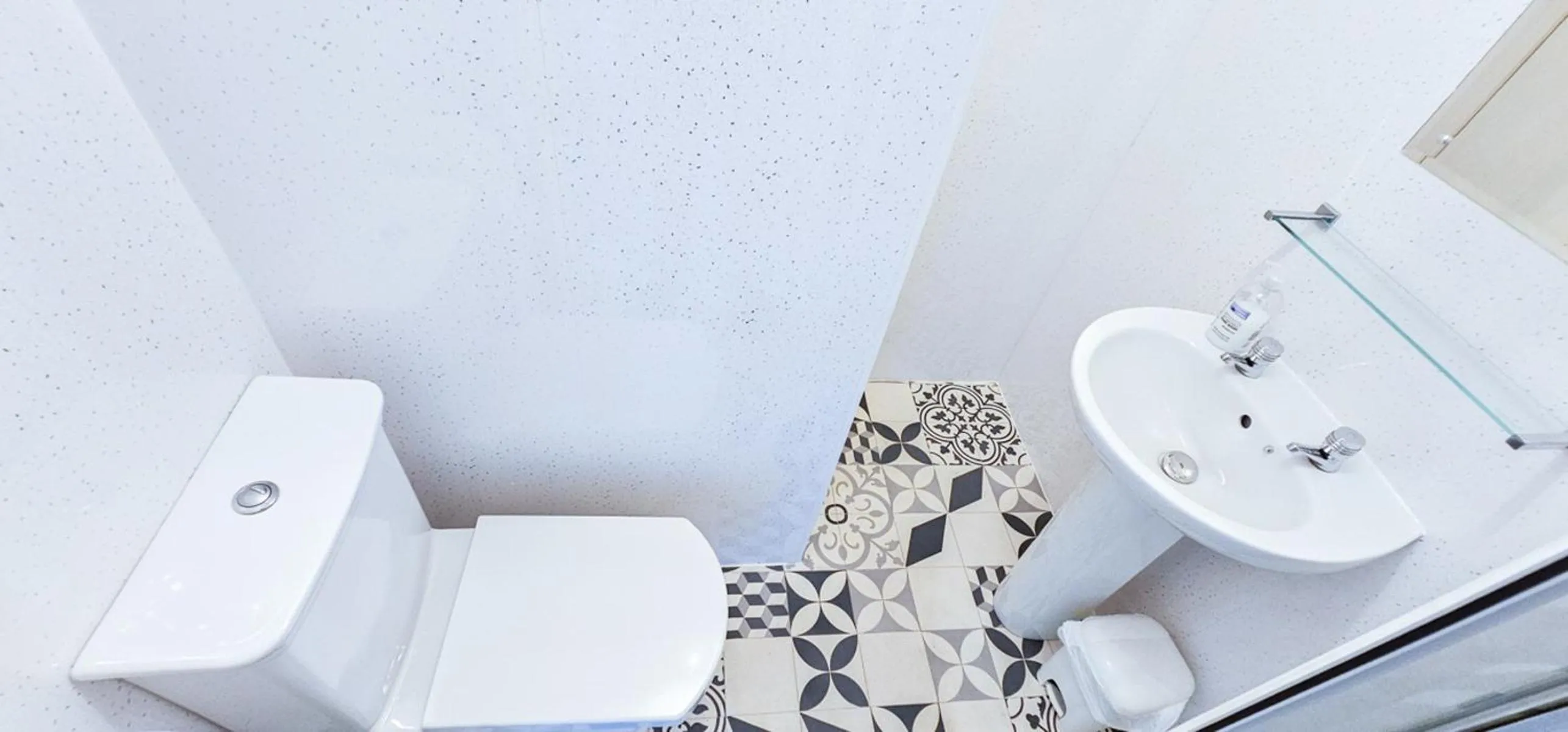 Bathroom in mySTAYINN Kinloch Lodge