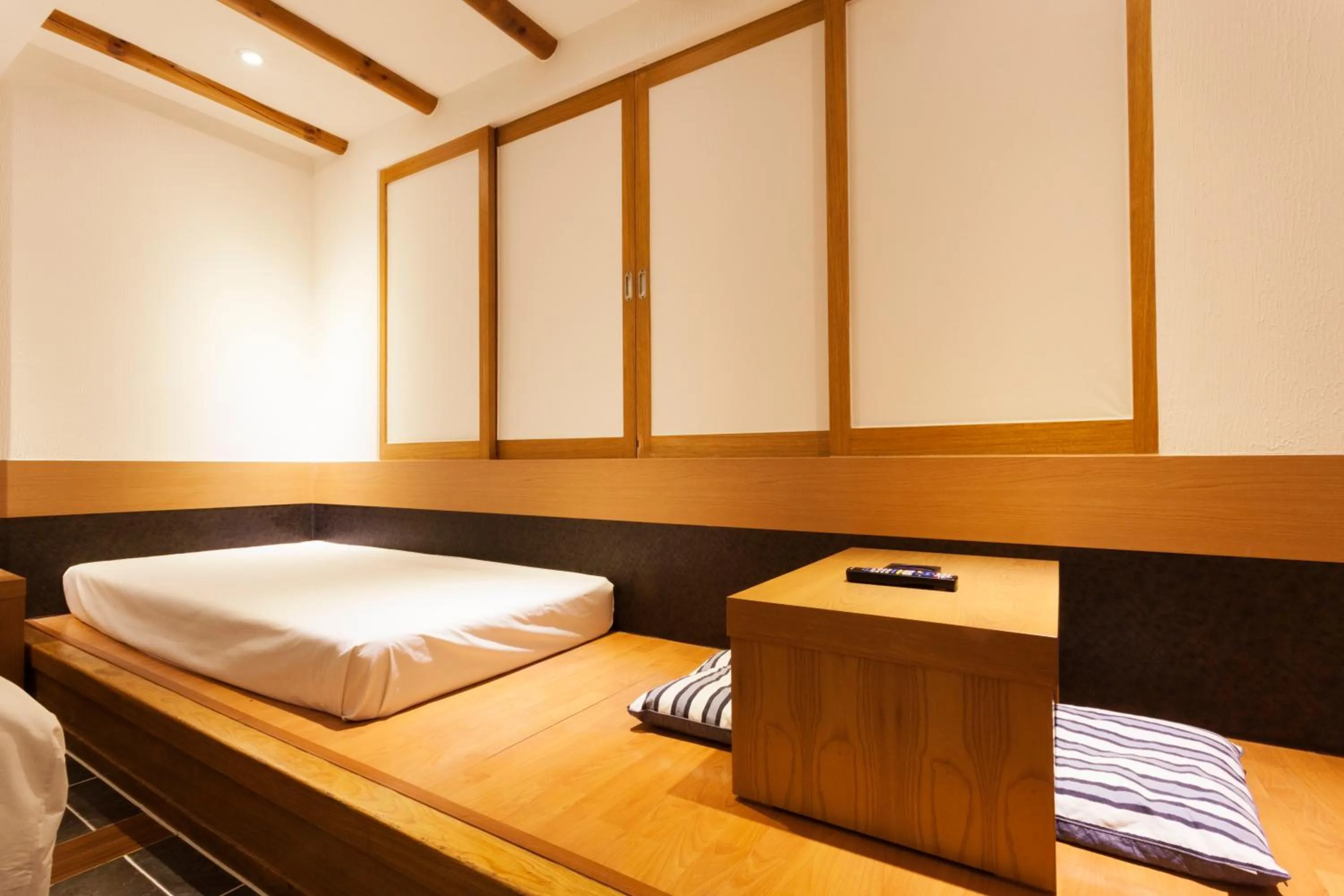 Bed in Hotel Leaders