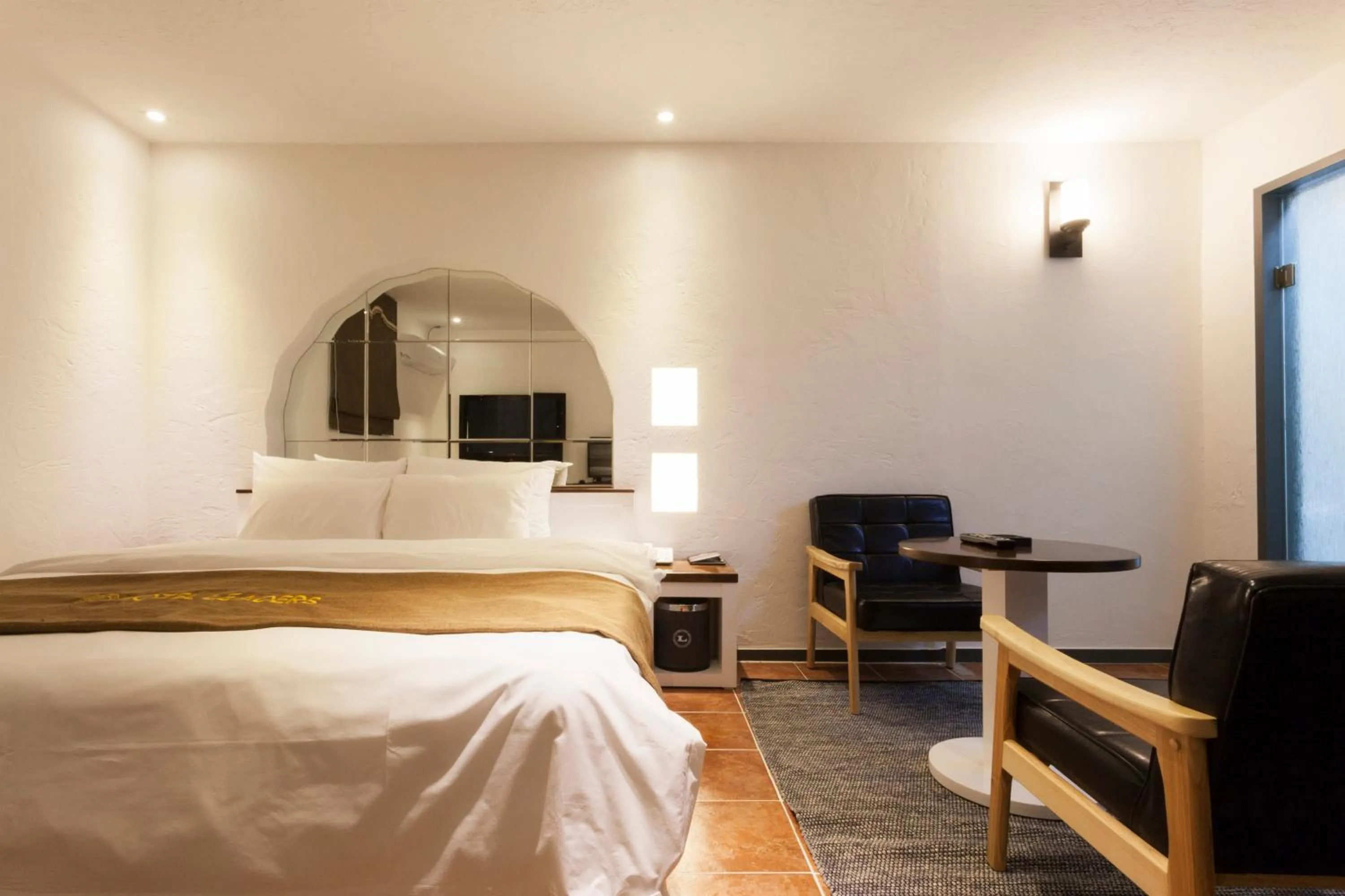 Bed in Hotel Leaders