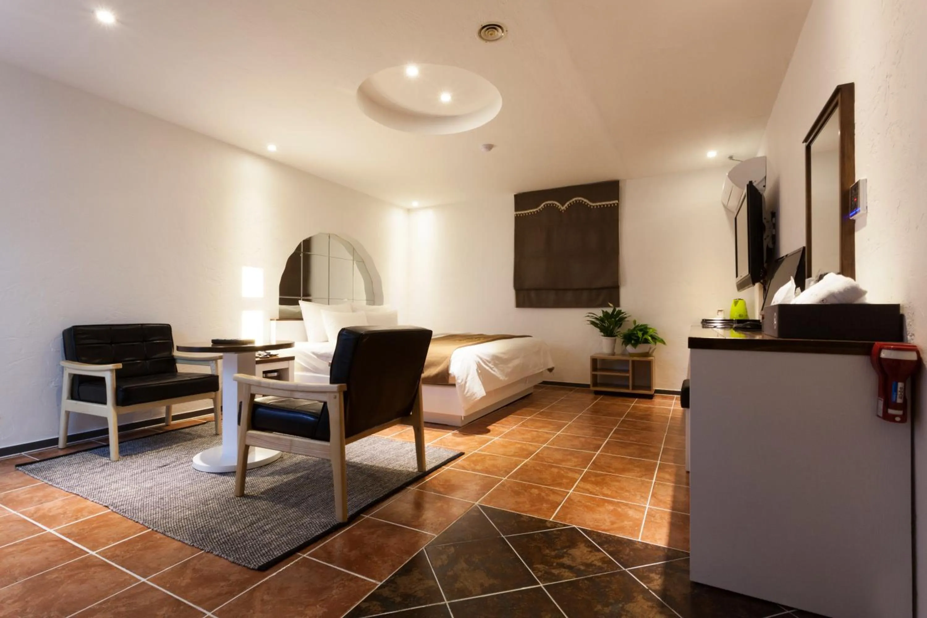 TV and multimedia in Hotel Leaders