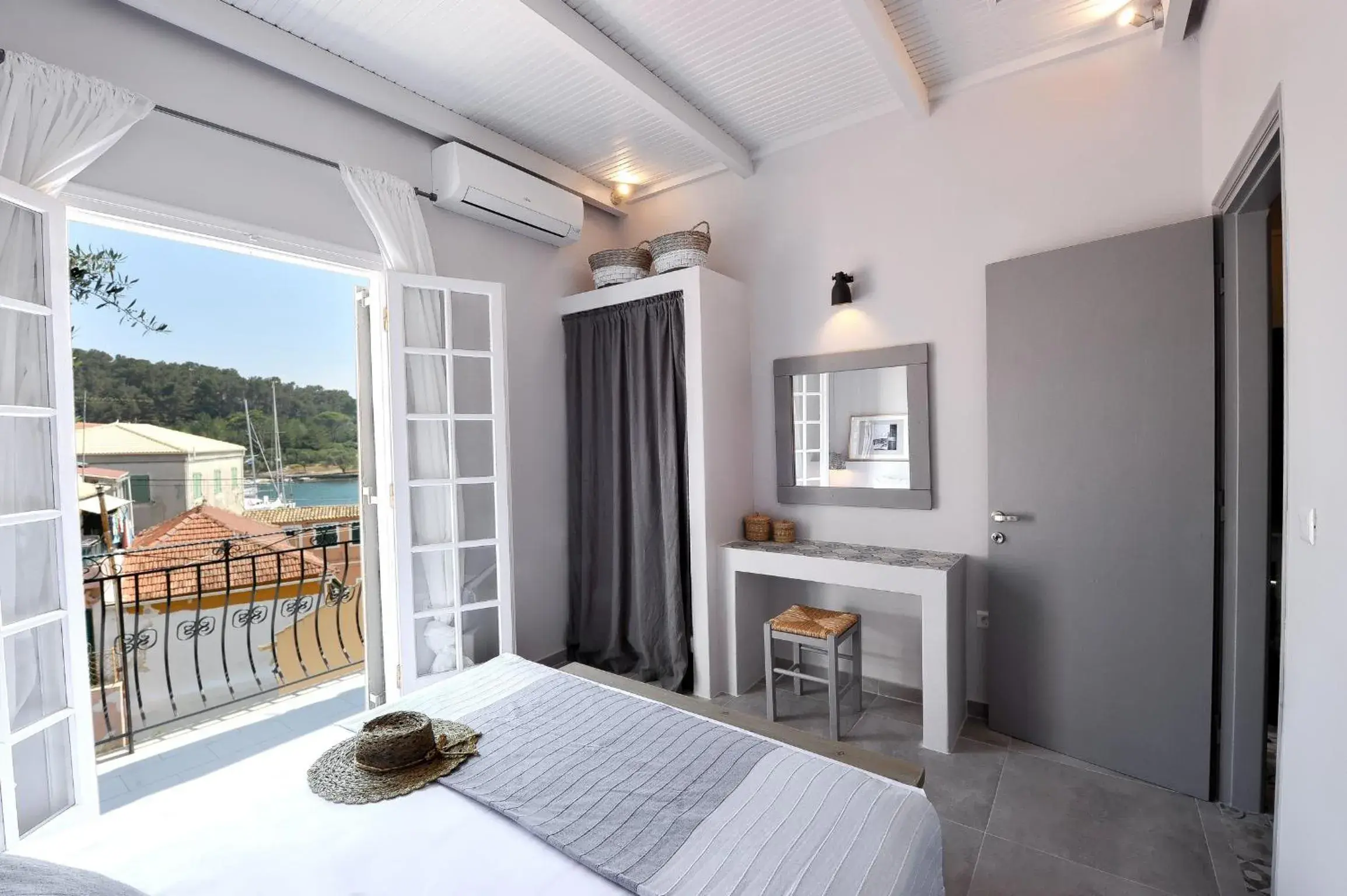 Alia Luxury Apartment Alia Luxury Apartment