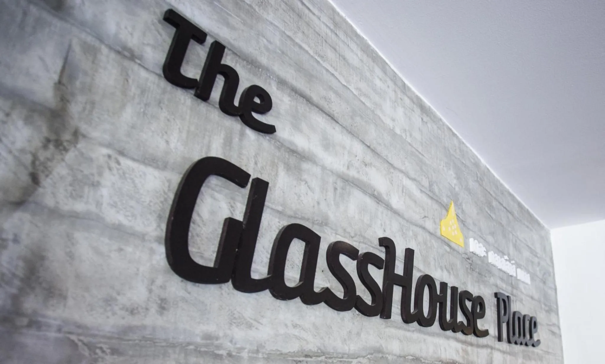 Logo/Certificate/Sign in The Glasshouse place