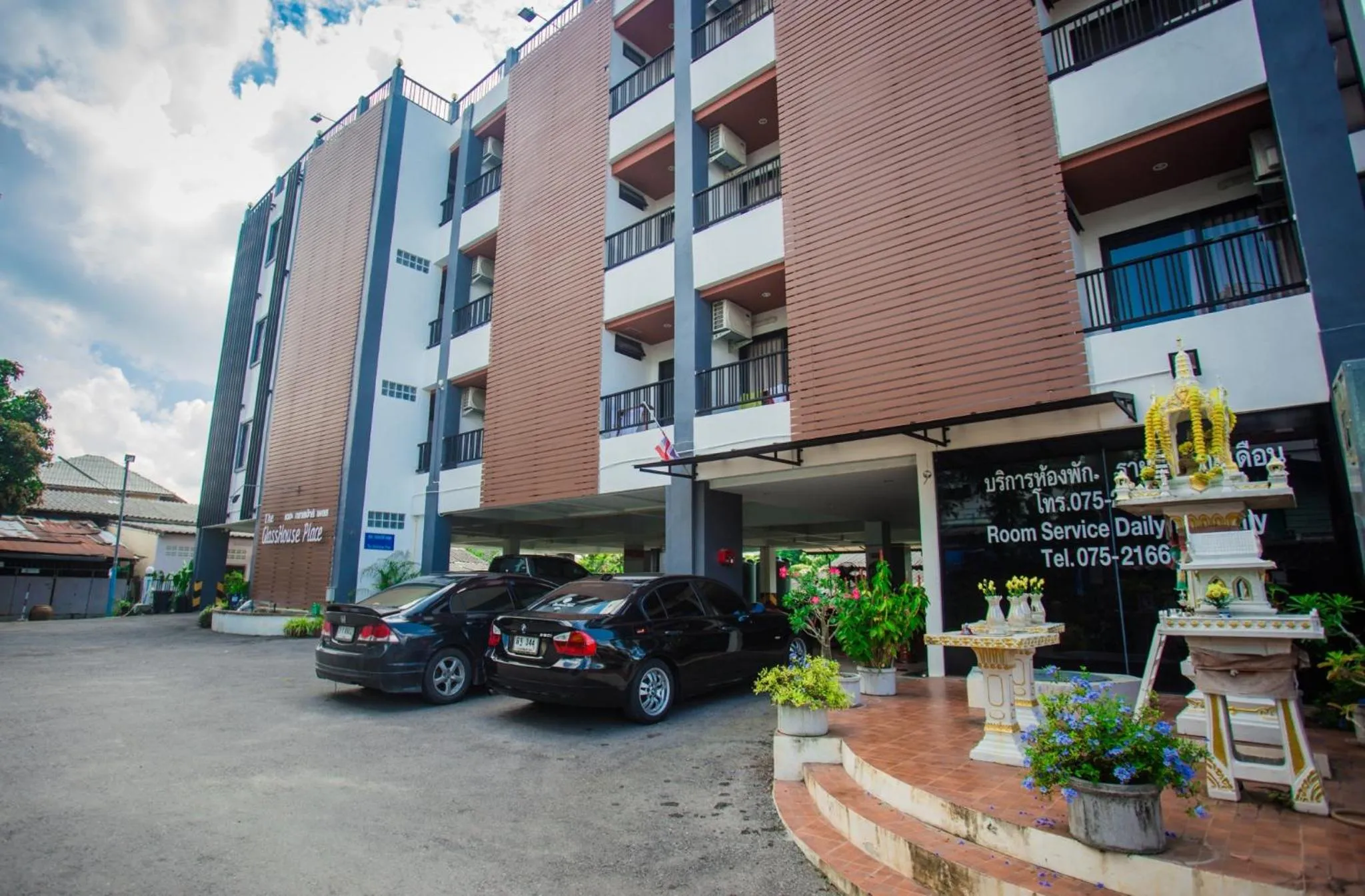 Property building in The Glasshouse place