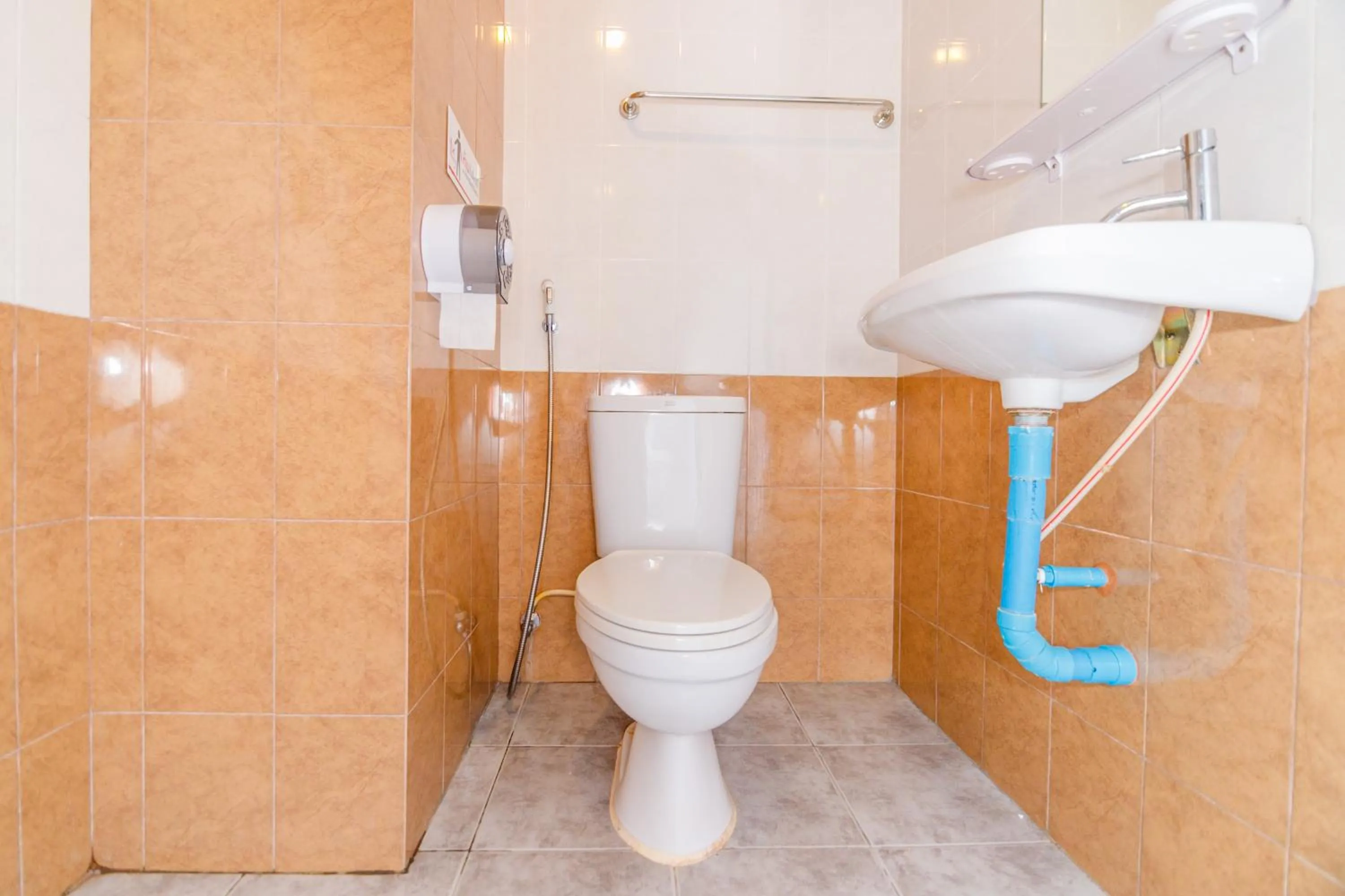 Bathroom in The Glasshouse place