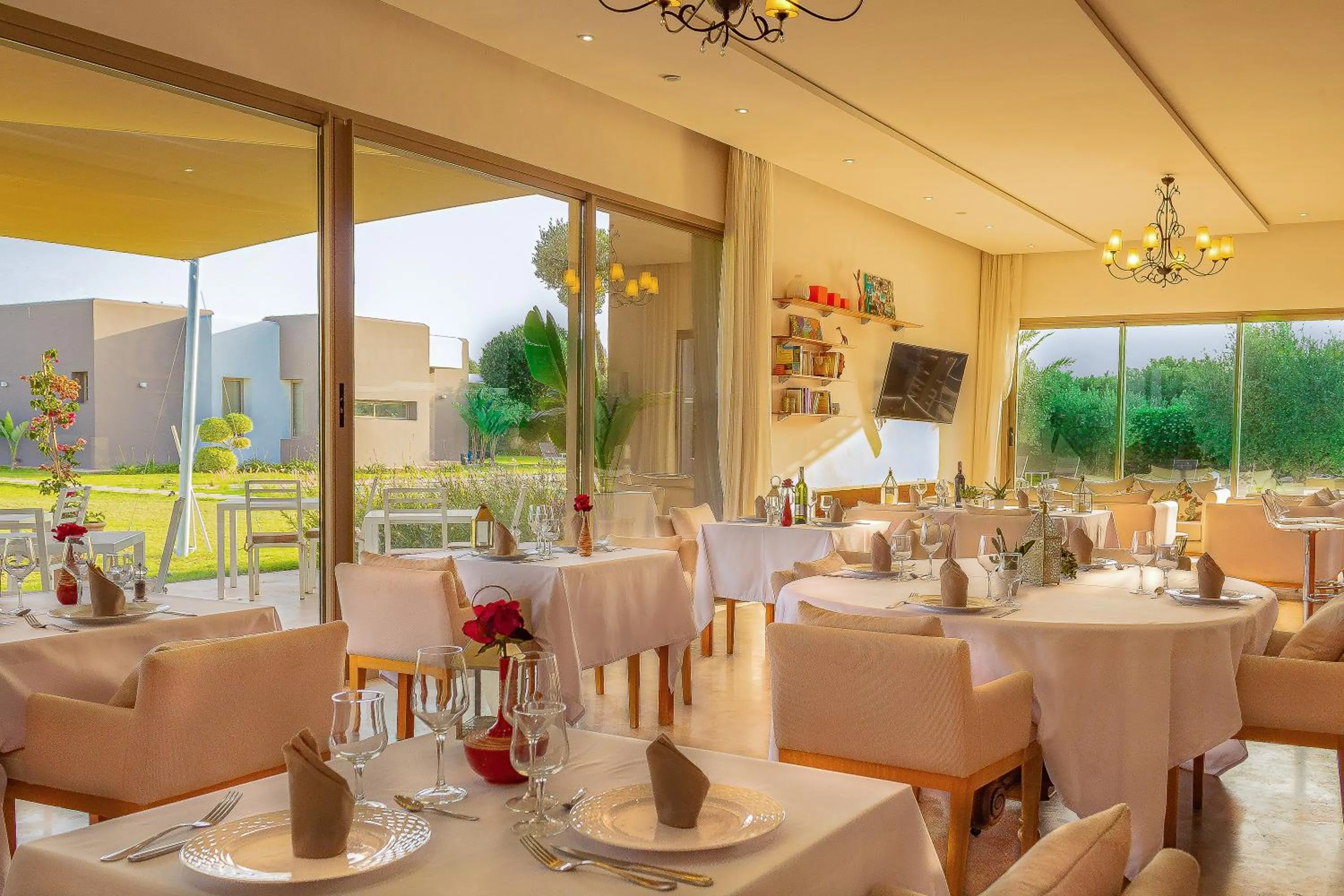 Restaurant/places to eat in Villa Jardins D'Isa