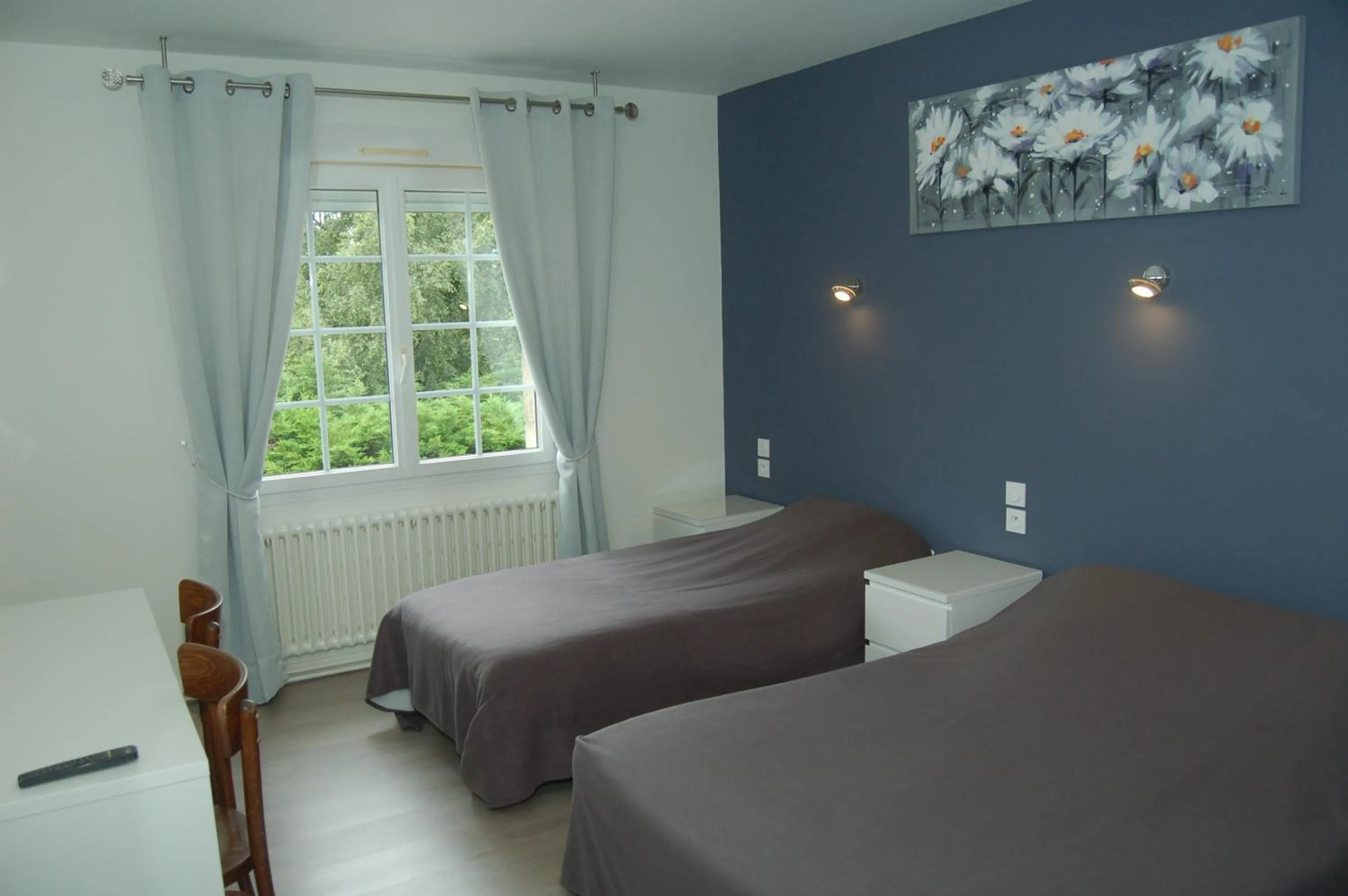 Bedroom, Bed in Le Relais des Primeurs LOGIS HOTEL