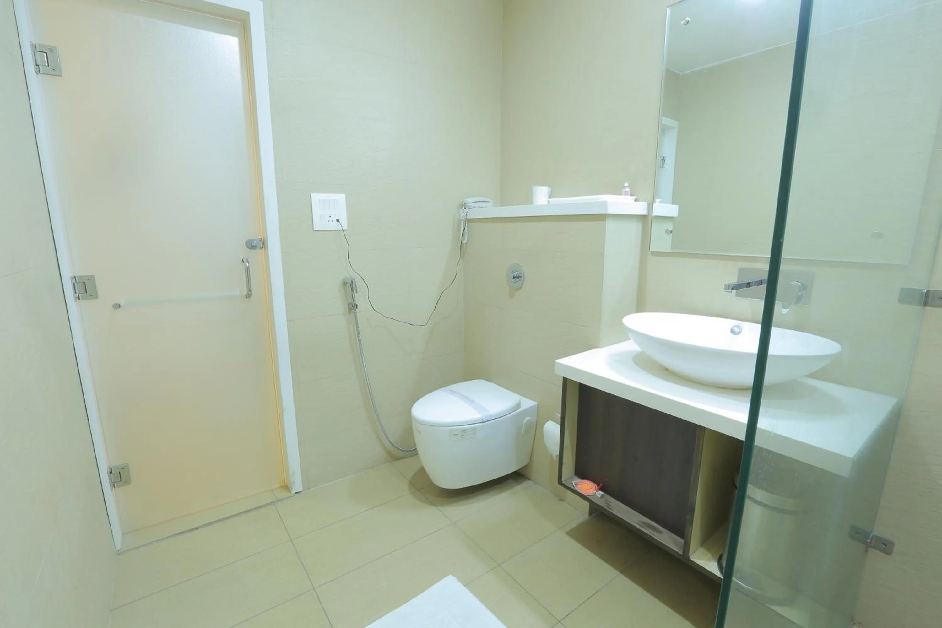 Shower in Hotel Vasundhara Palace