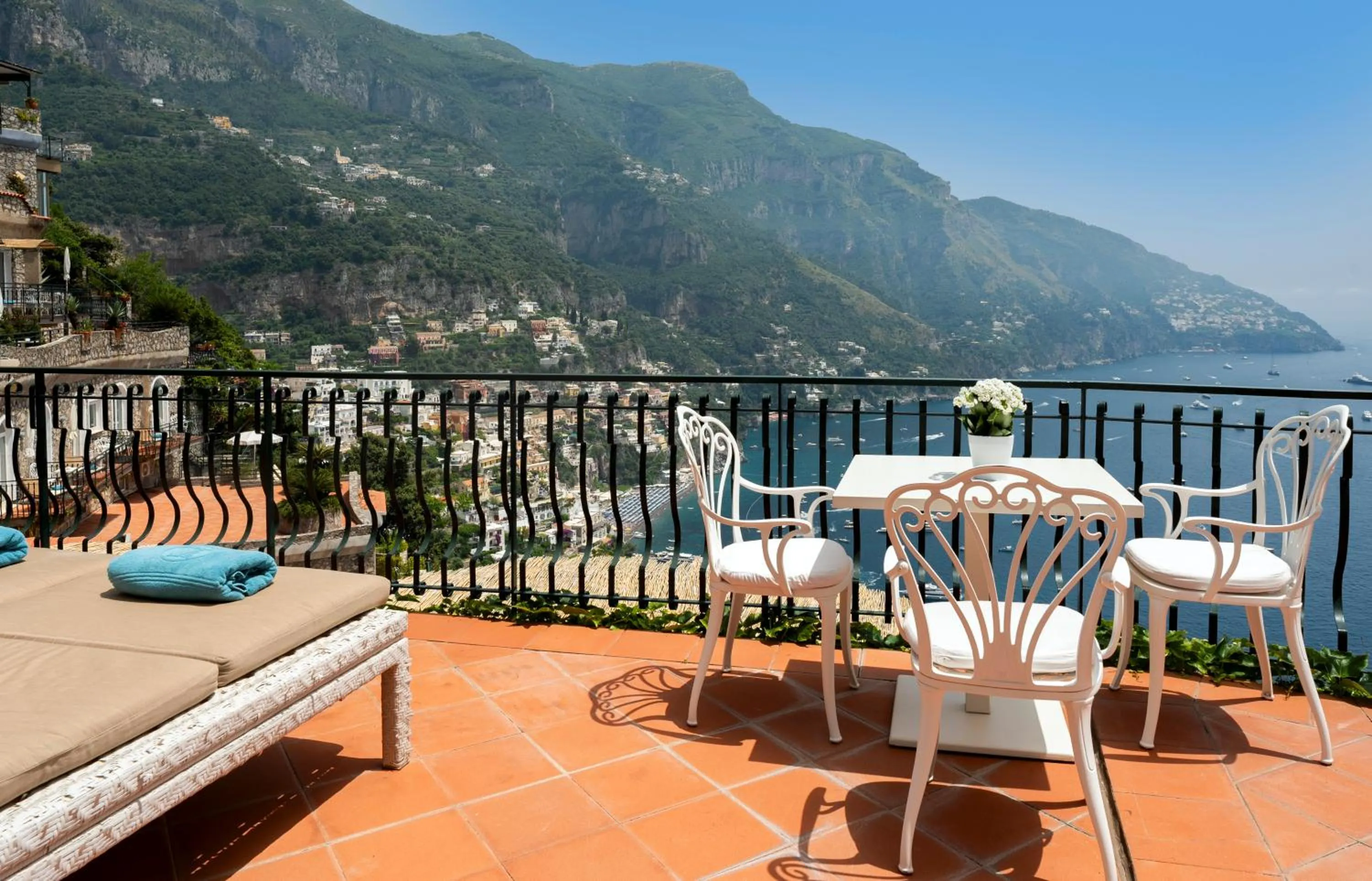 Patio in Hotel Le Agavi