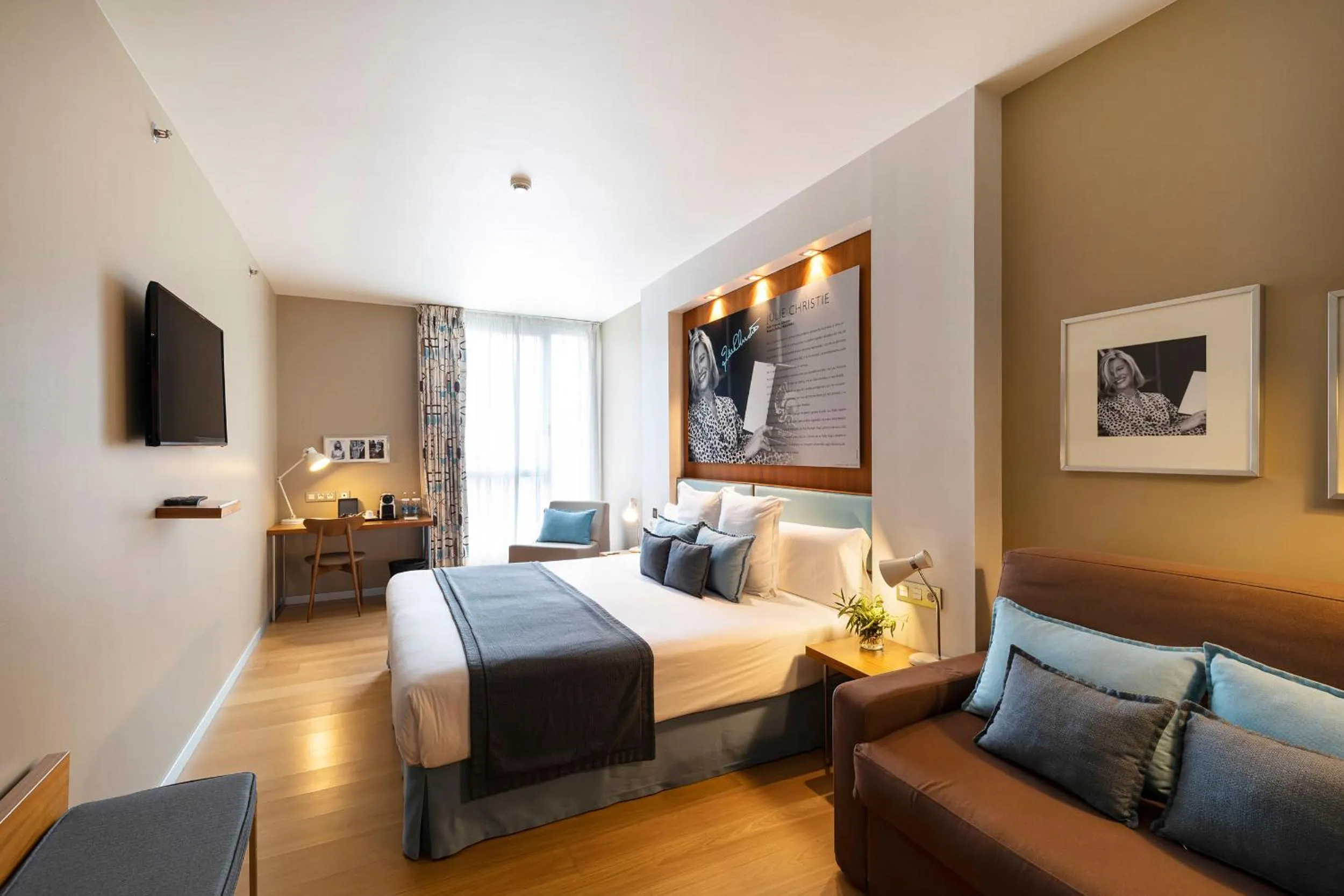 Photo of the whole room, Bed in Hotel Zinema7