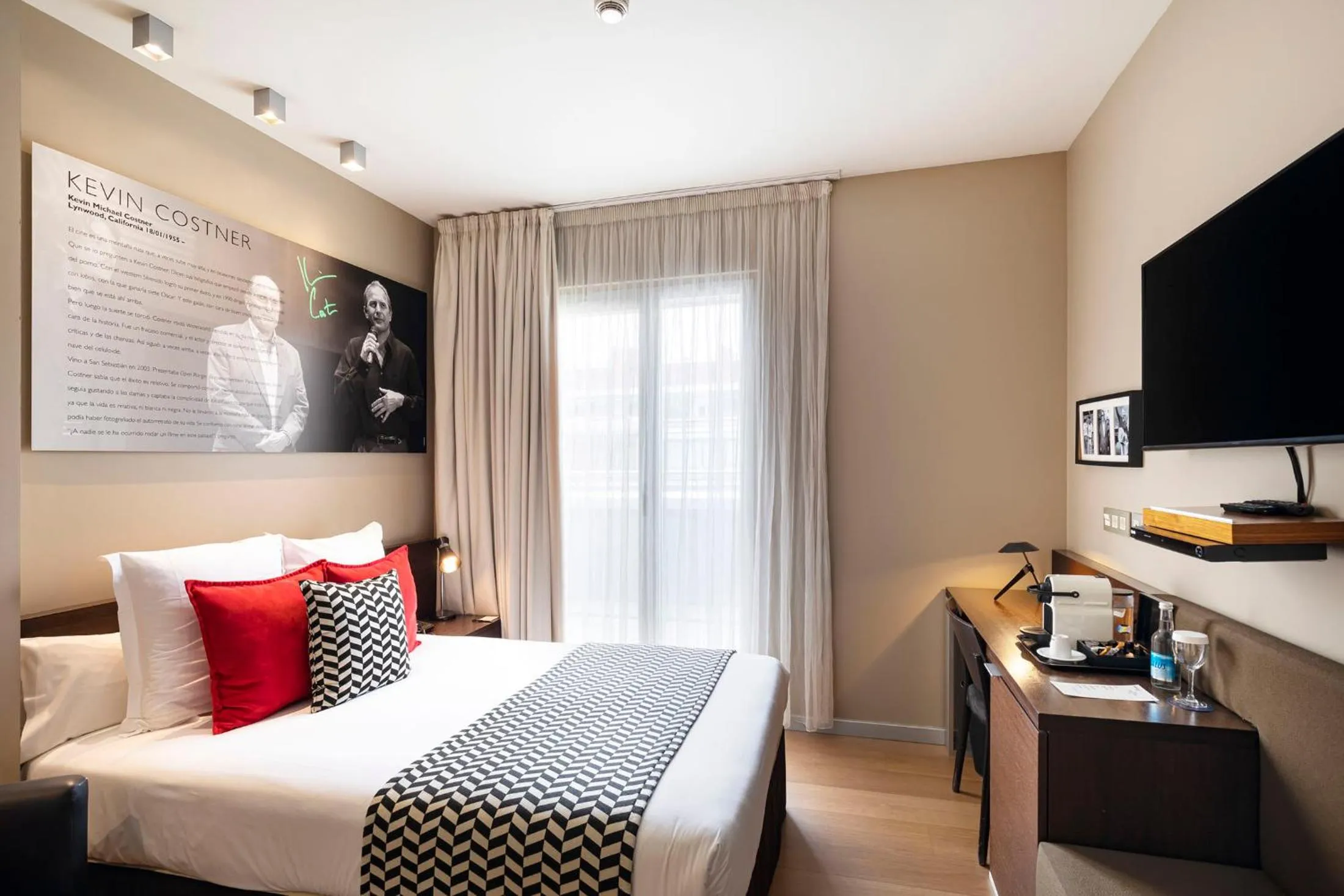 Photo of the whole room, Bed in Hotel Zinema7