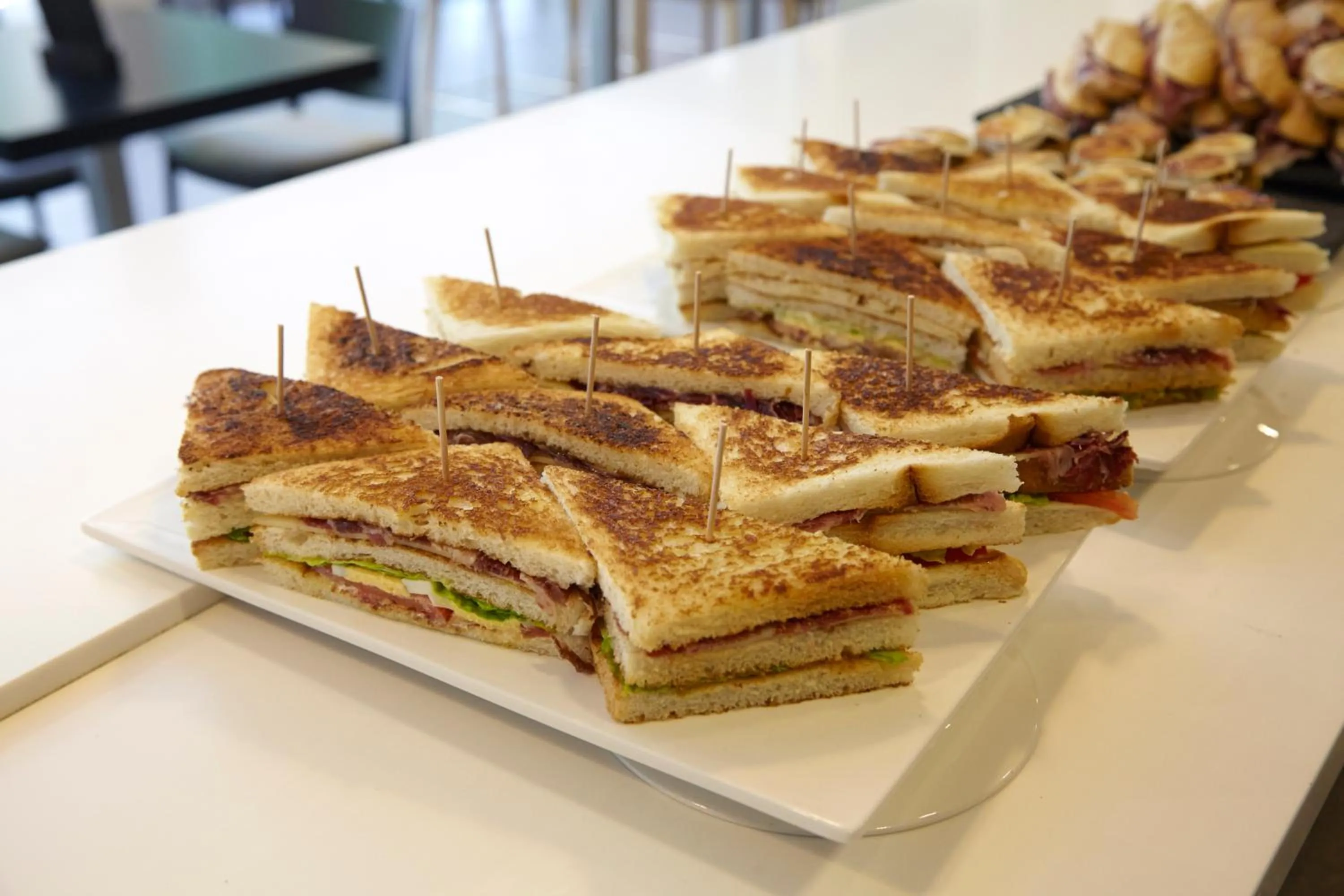 Restaurant/places to eat in Hotel Zinema7